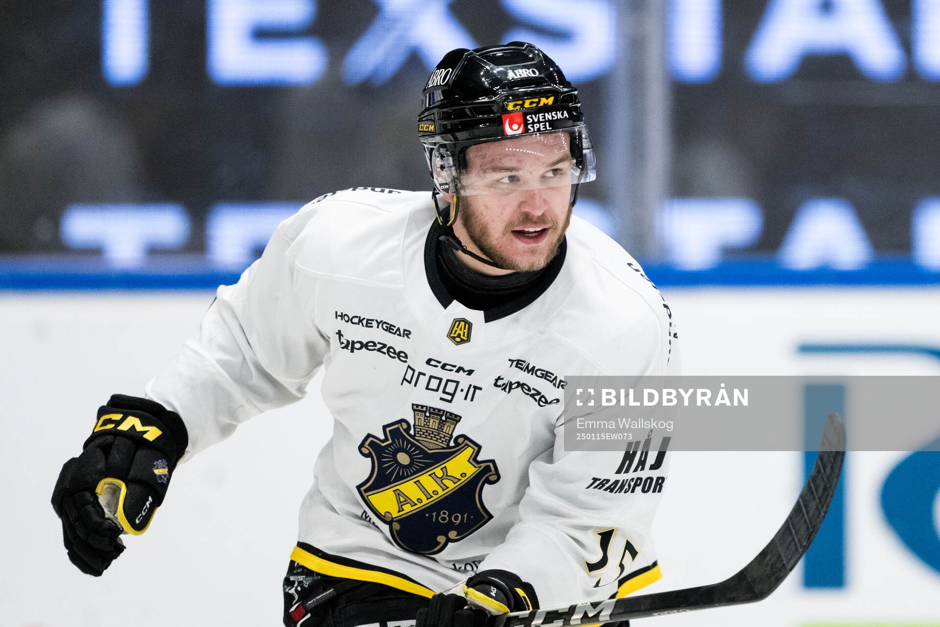AIKs Jordan Bellerive jublar