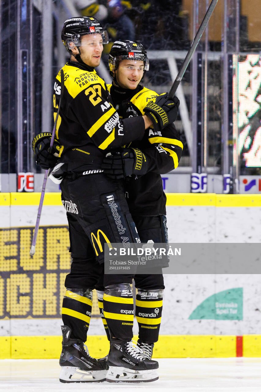 Västerås Eric Engstrand och Svante Sjödin jublar
