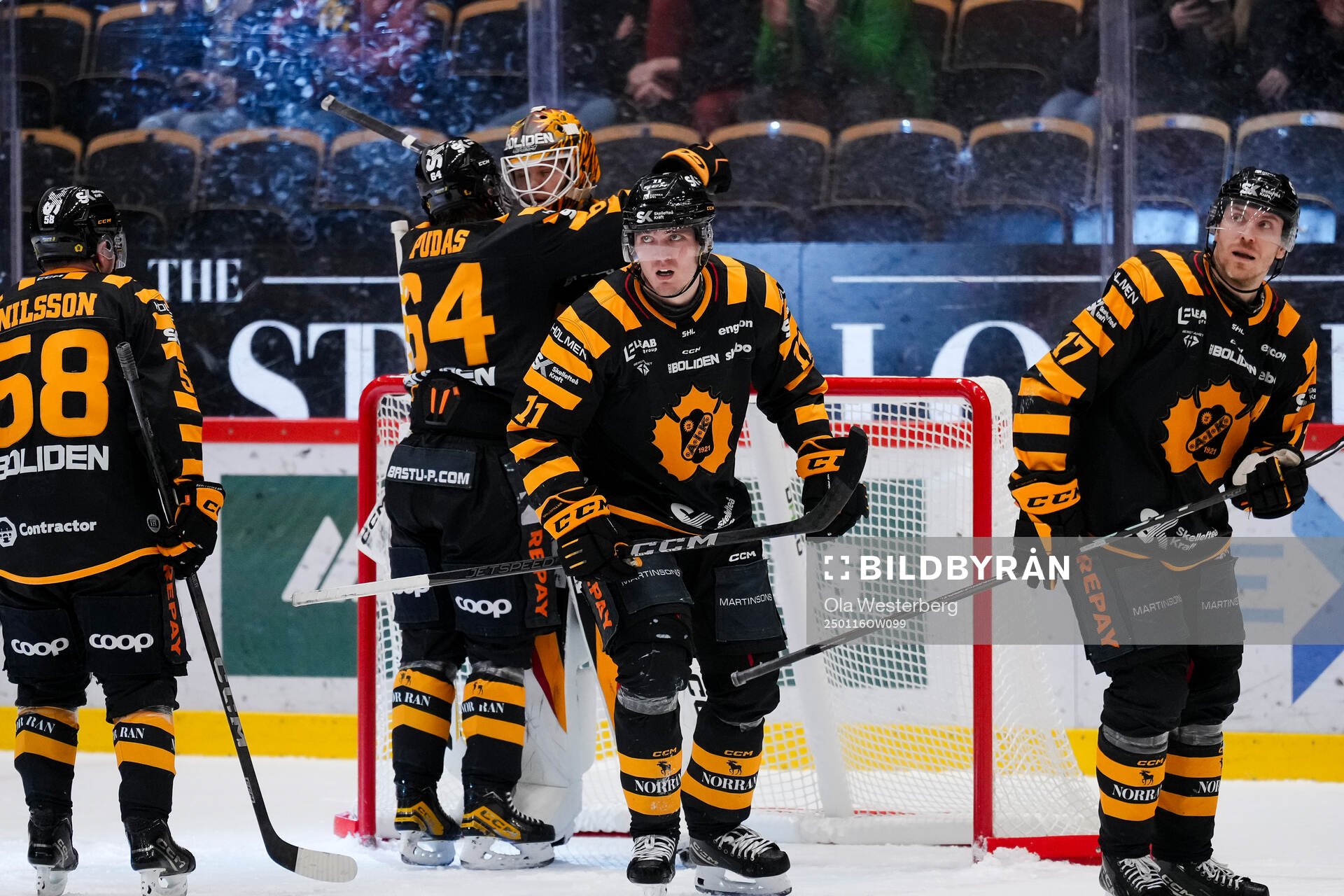 Skellefteås Max Lindholm jublar