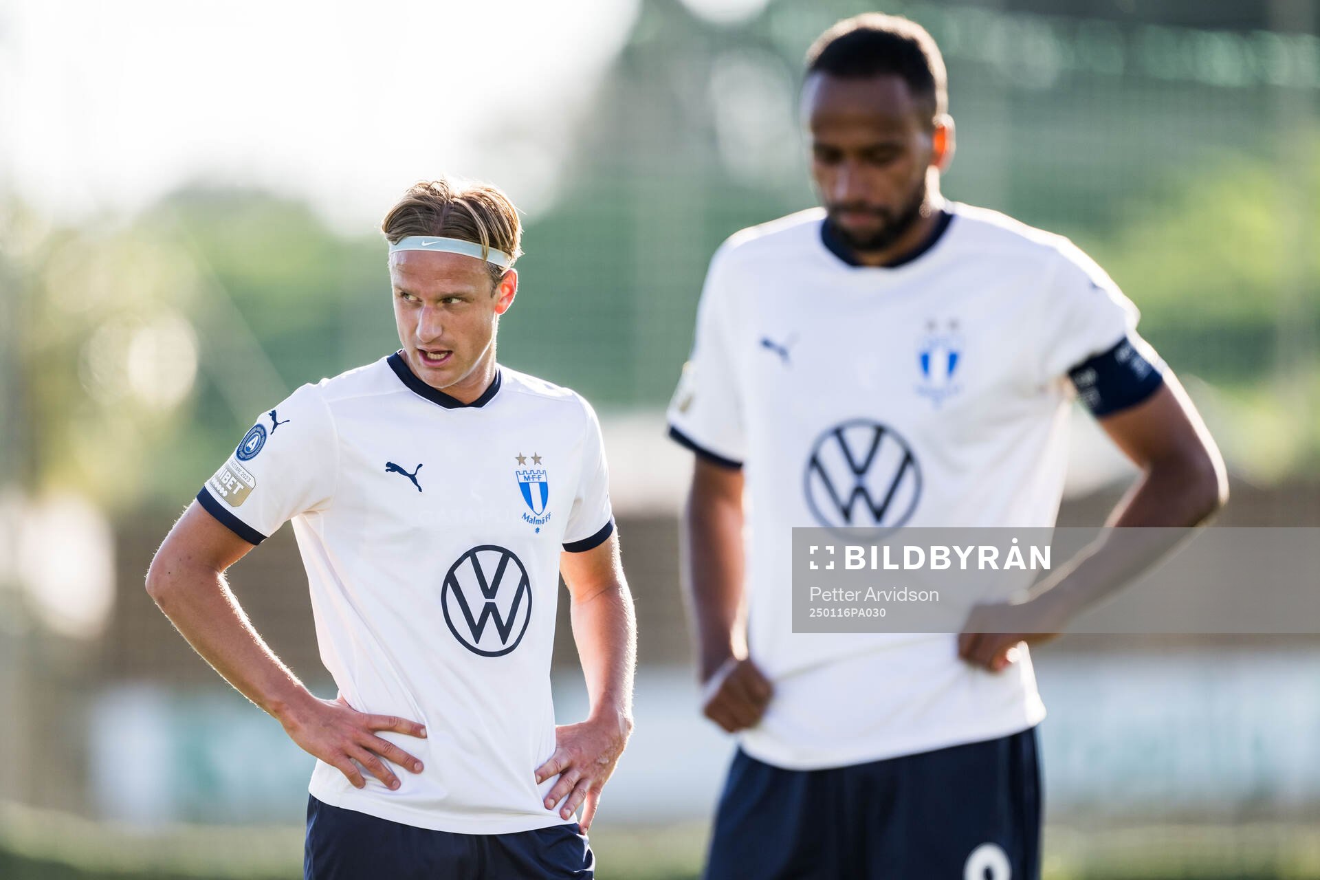 Erik Botheim and Isaac Kiese Thelin of Malmö FF