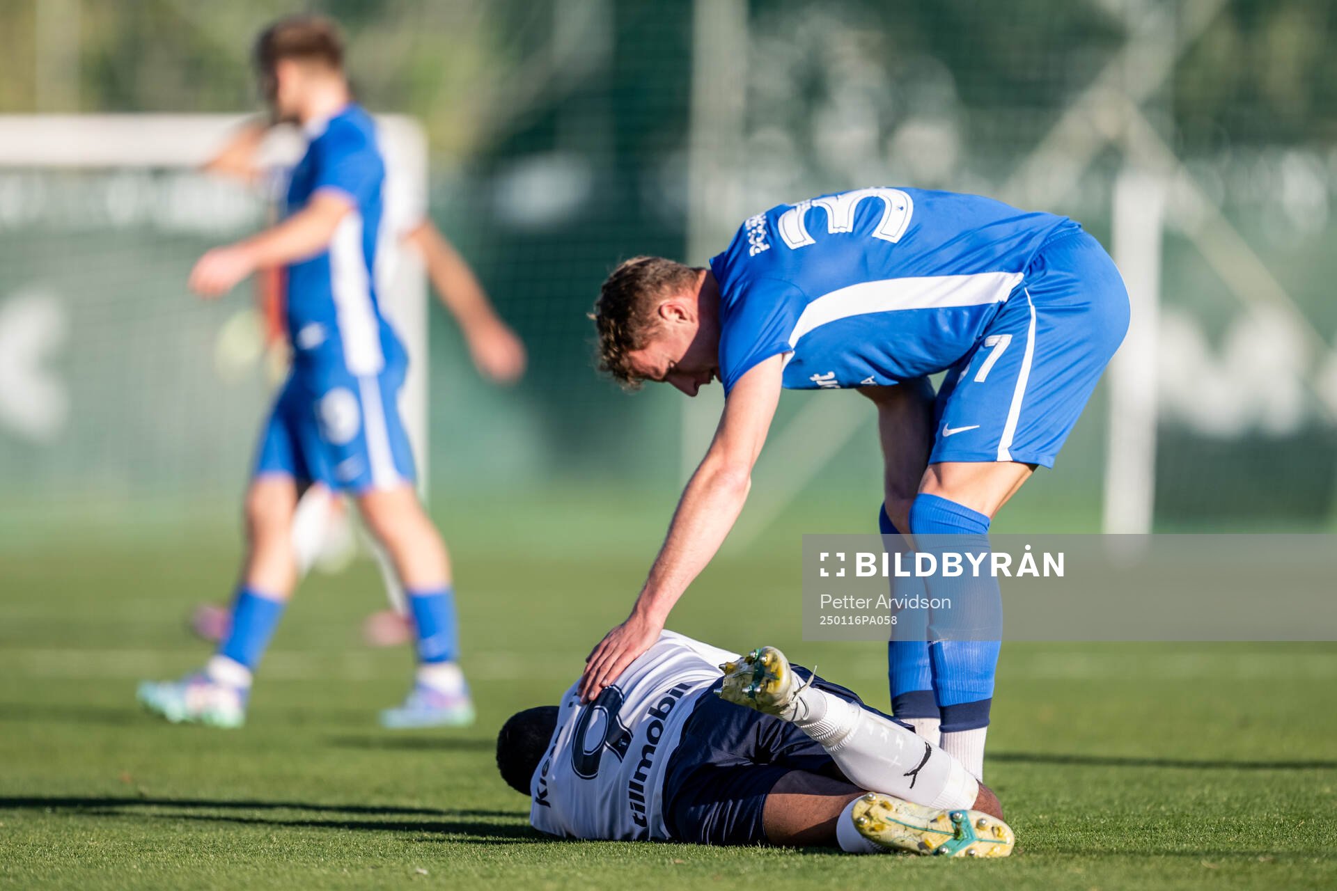 Isaac Kiese Thelin of Malmö FF in pain