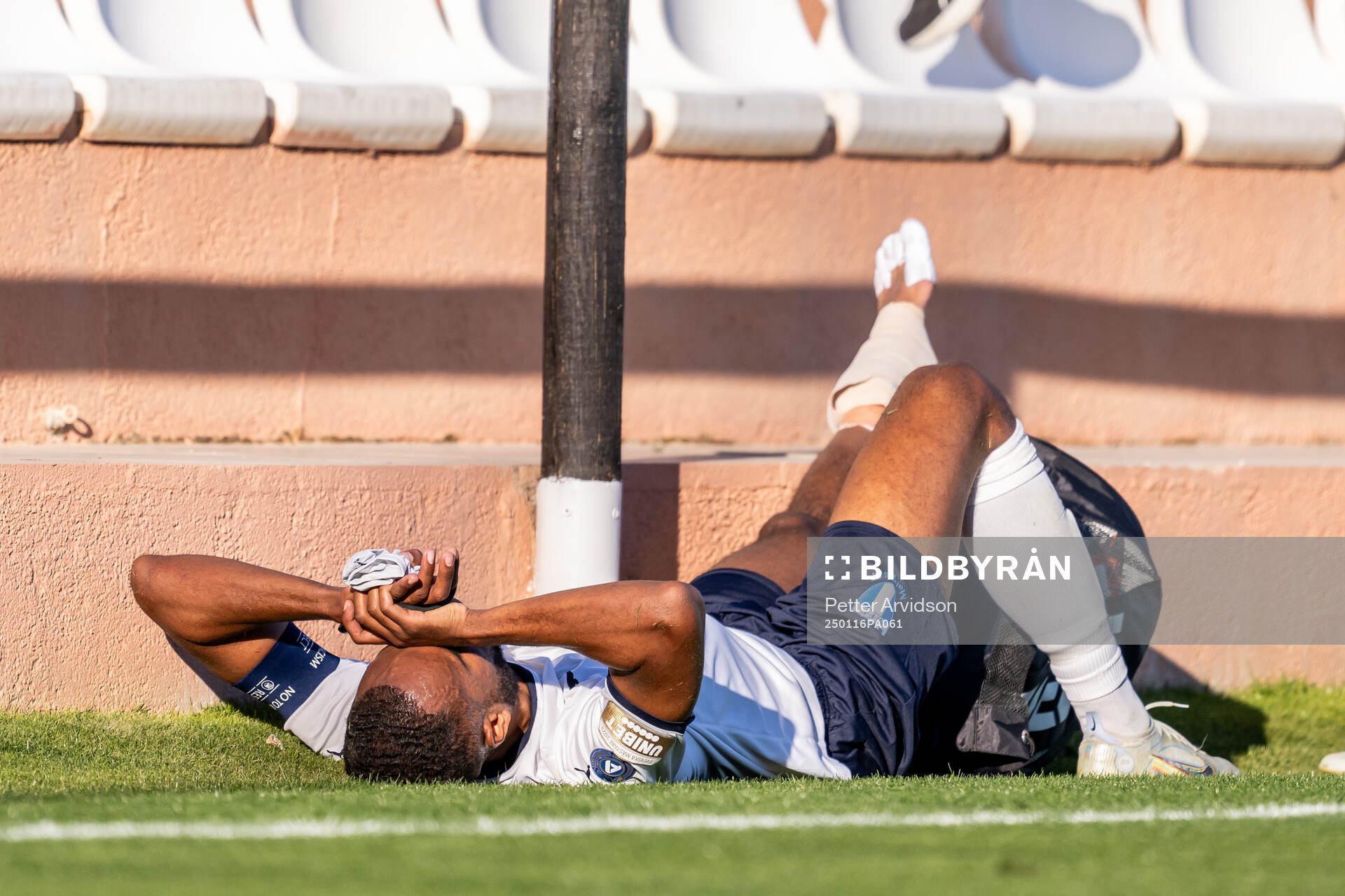 Isaac Kiese Thelin of Malmö FF in pain