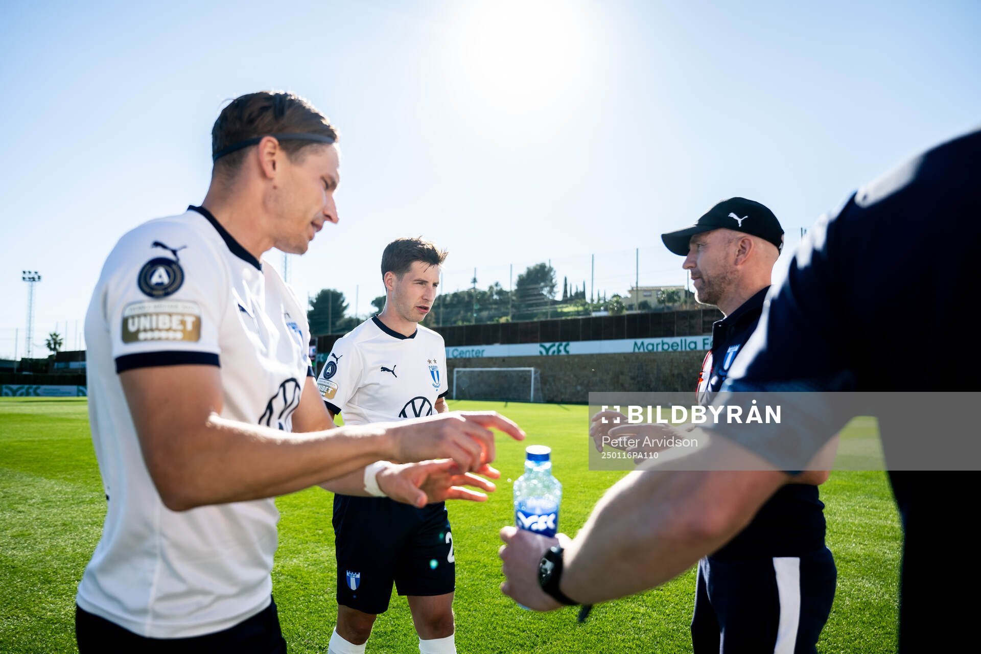 Jens Stryger Larsen, Lasse Berg Johnsen and head coach