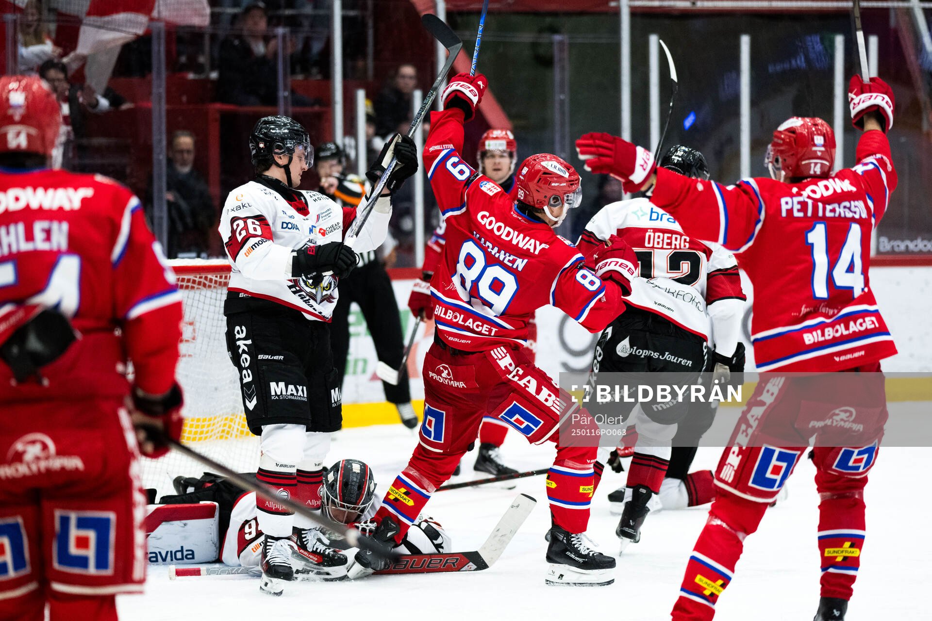 Timrås Oliver Kapanen jublar