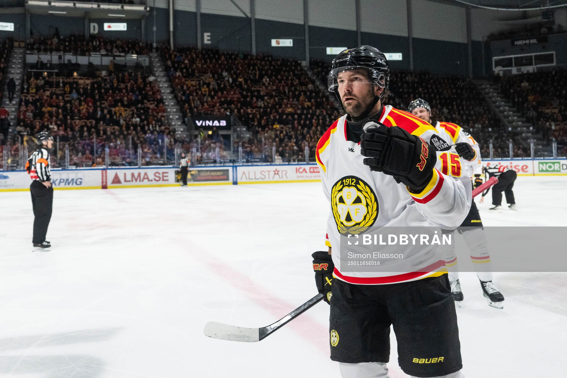 Brynäs Simon Bertilsson jublar