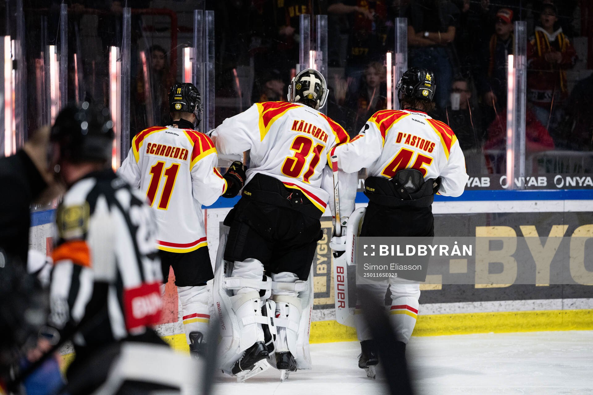Brynäs målvakt Erik Källgren har ont