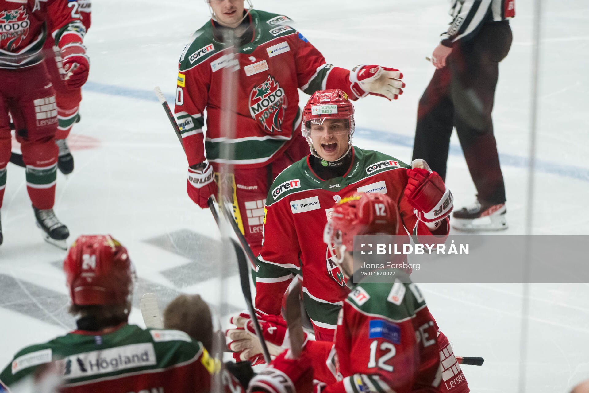 Modos Tobias Winberg jublar