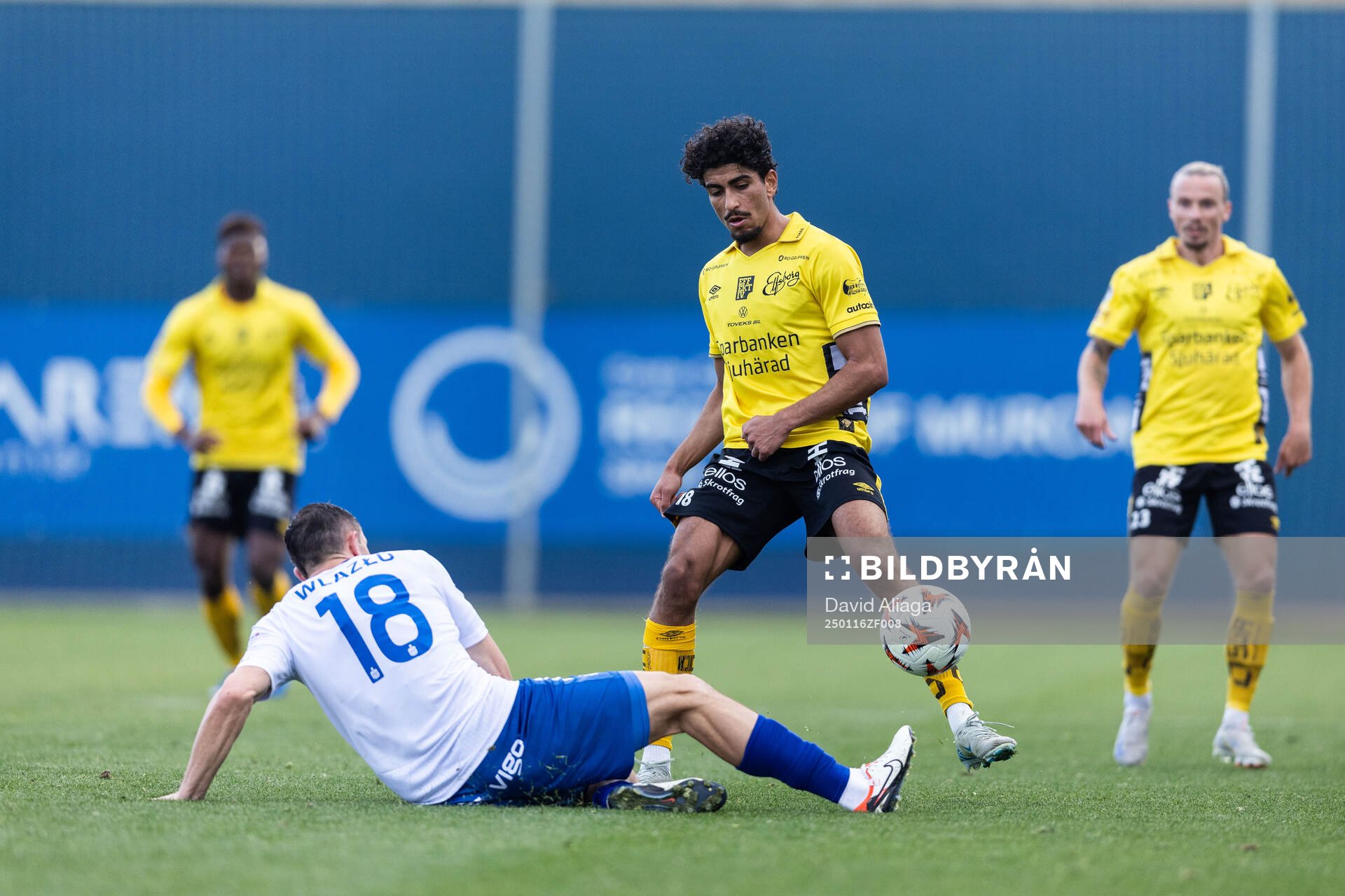 Piotr Wlazlo of FKS Stal Mielec and Ahmed Qasem of Elfsborg