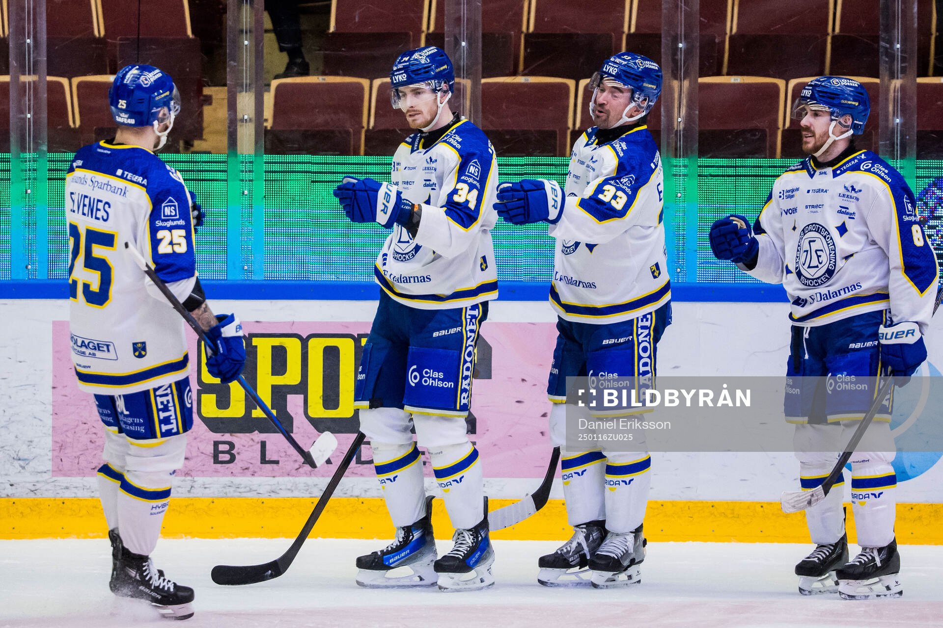 Leksands Peter Cehlarik jublar med Lucas Elvenes, Eddie