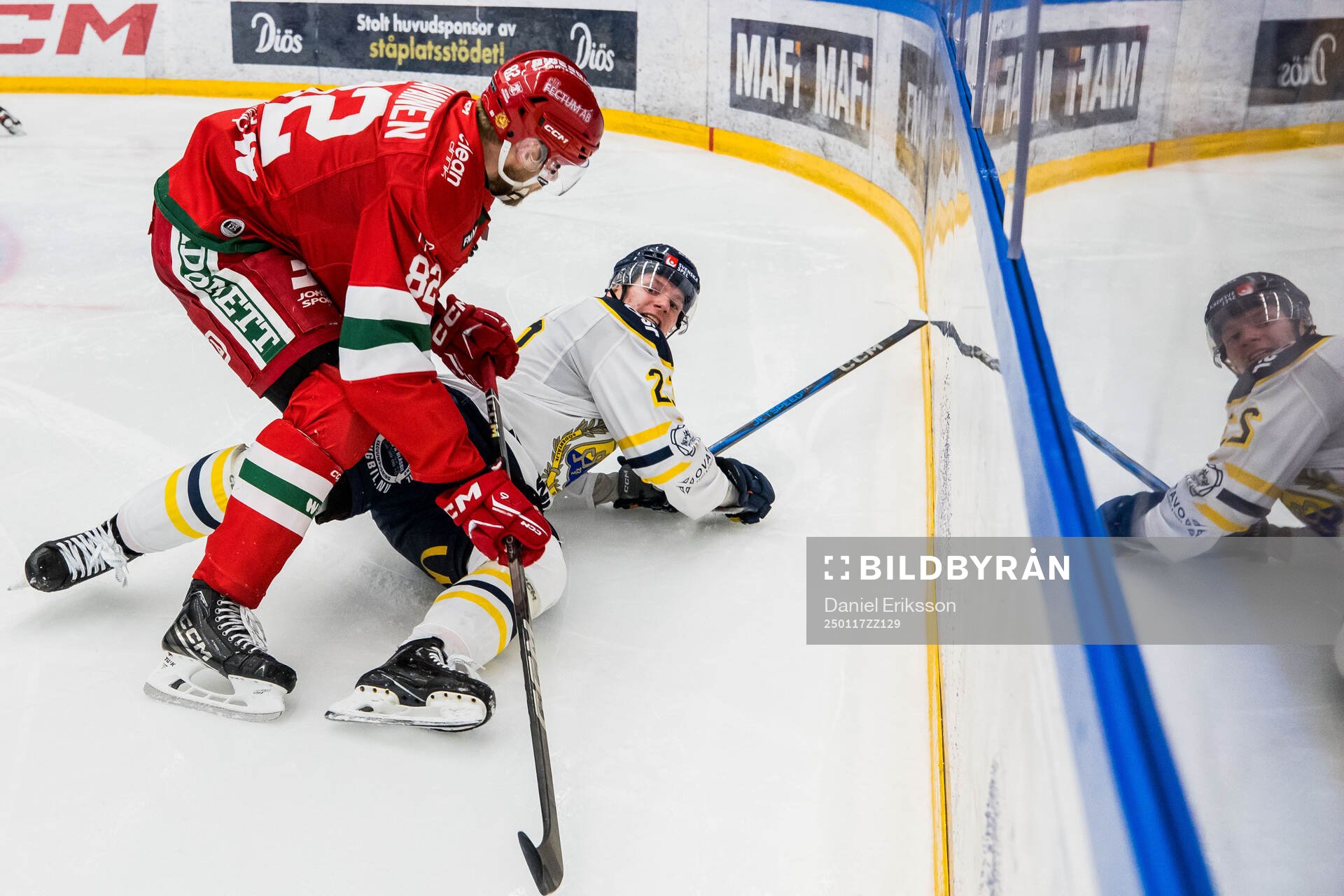 Moras Roope Laavainen och Södertäljes Egor Polin