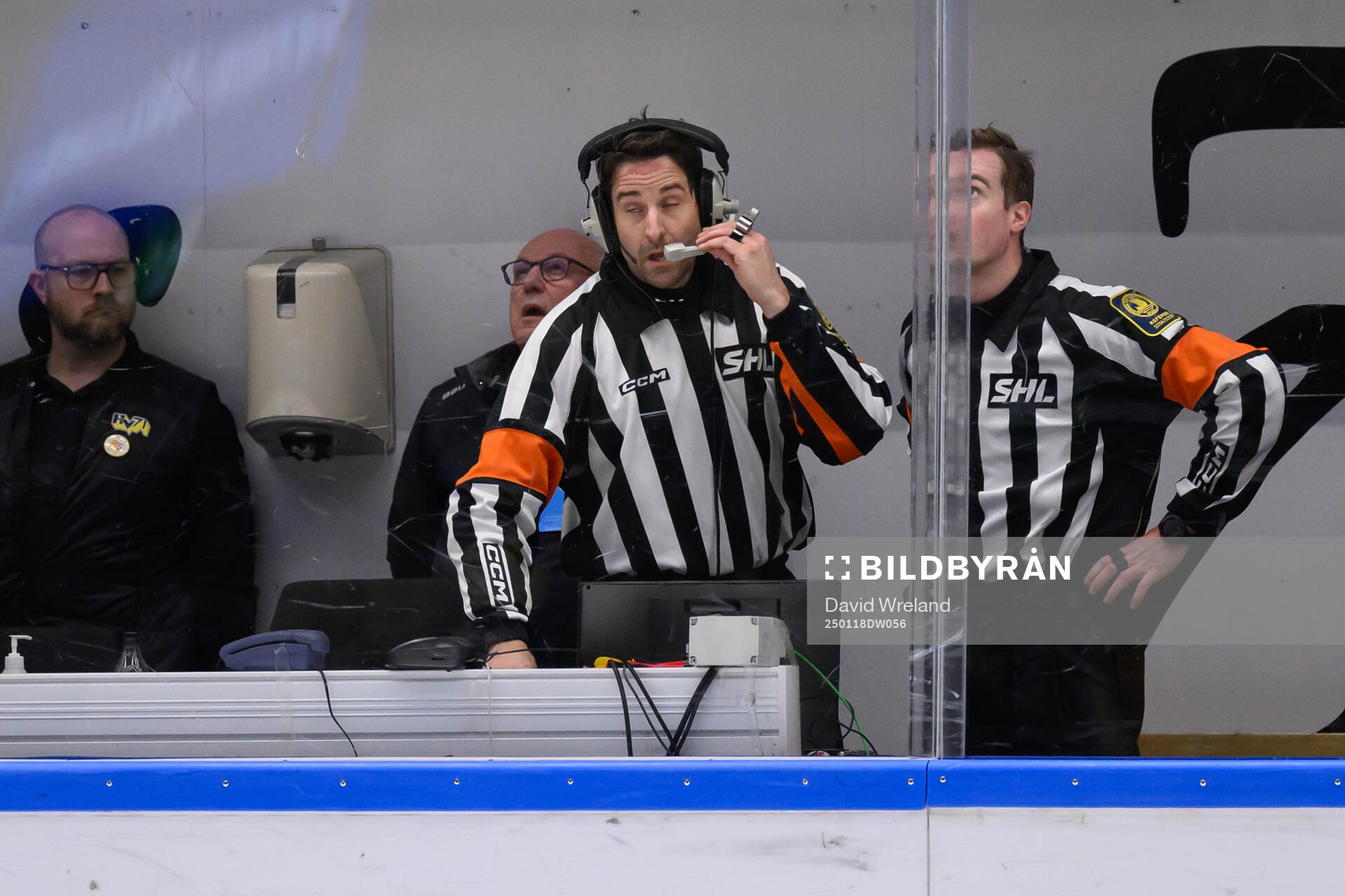 Domare Mikael Sjöqvist och Domare Filip Eriksson med