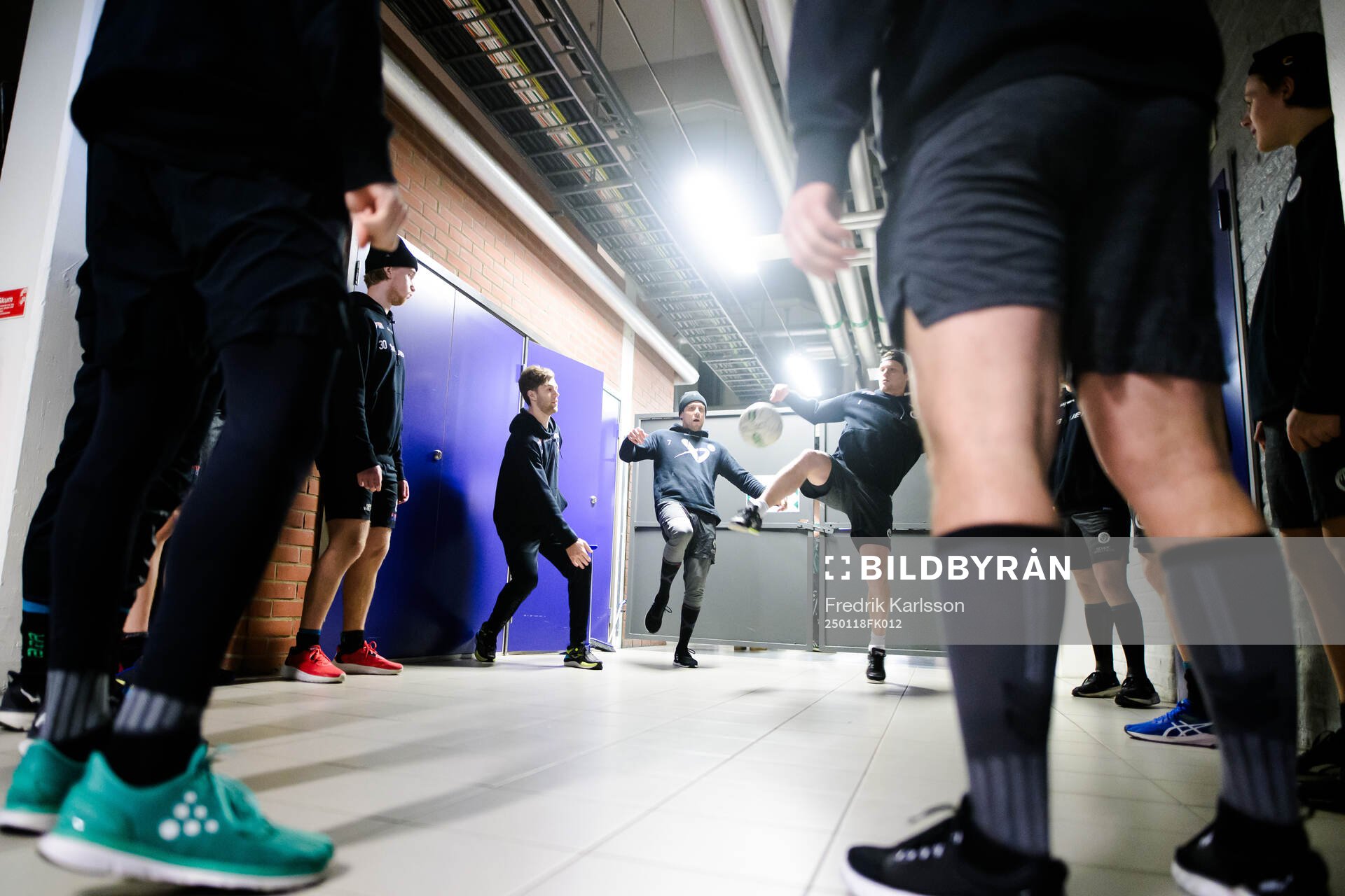 Frölundas spelare värmer upp