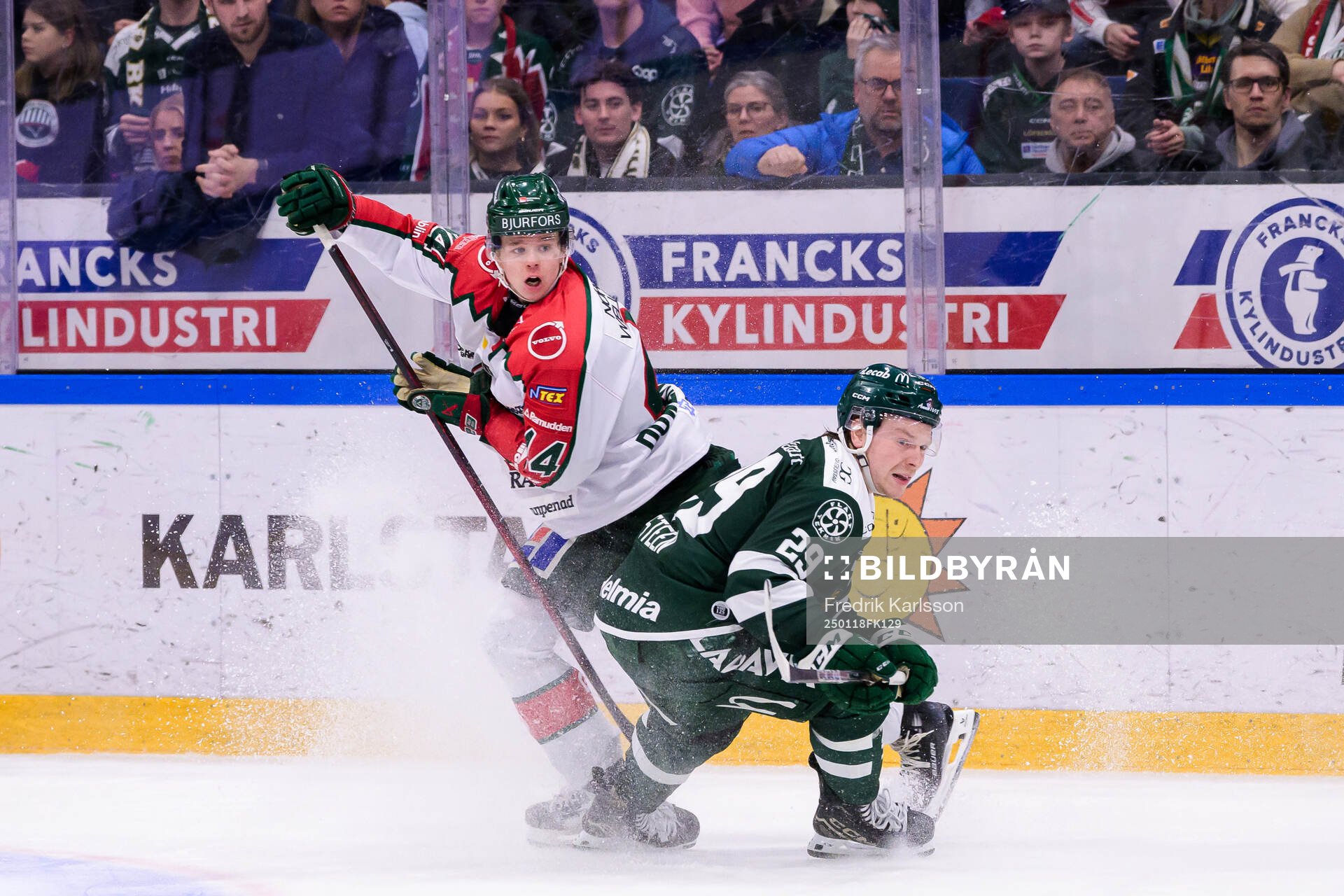Frölundas Noah Dower Nilsson och Färjestads Oskar Steen