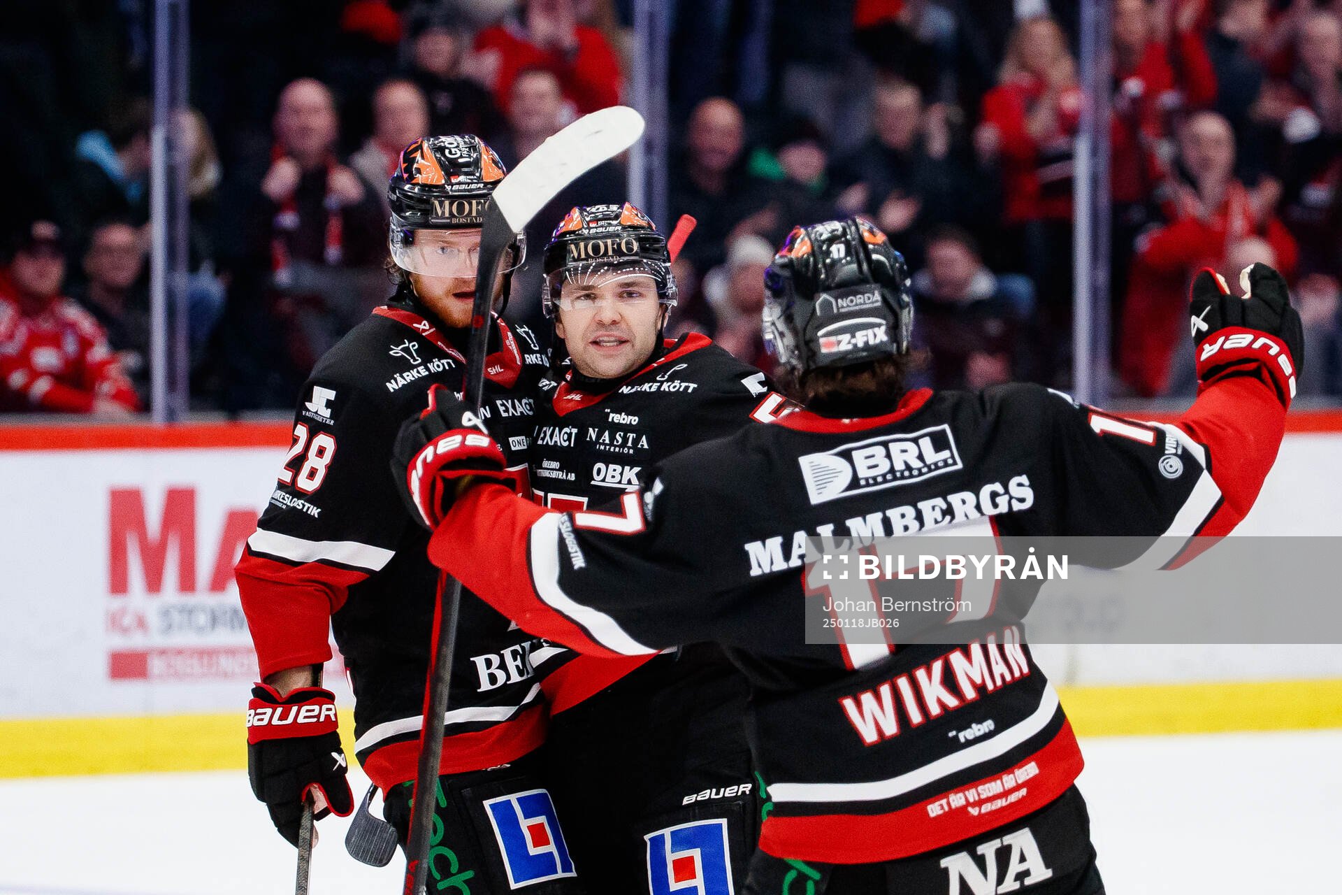 Örebros Linus Arnesson och David Quenneville jublar