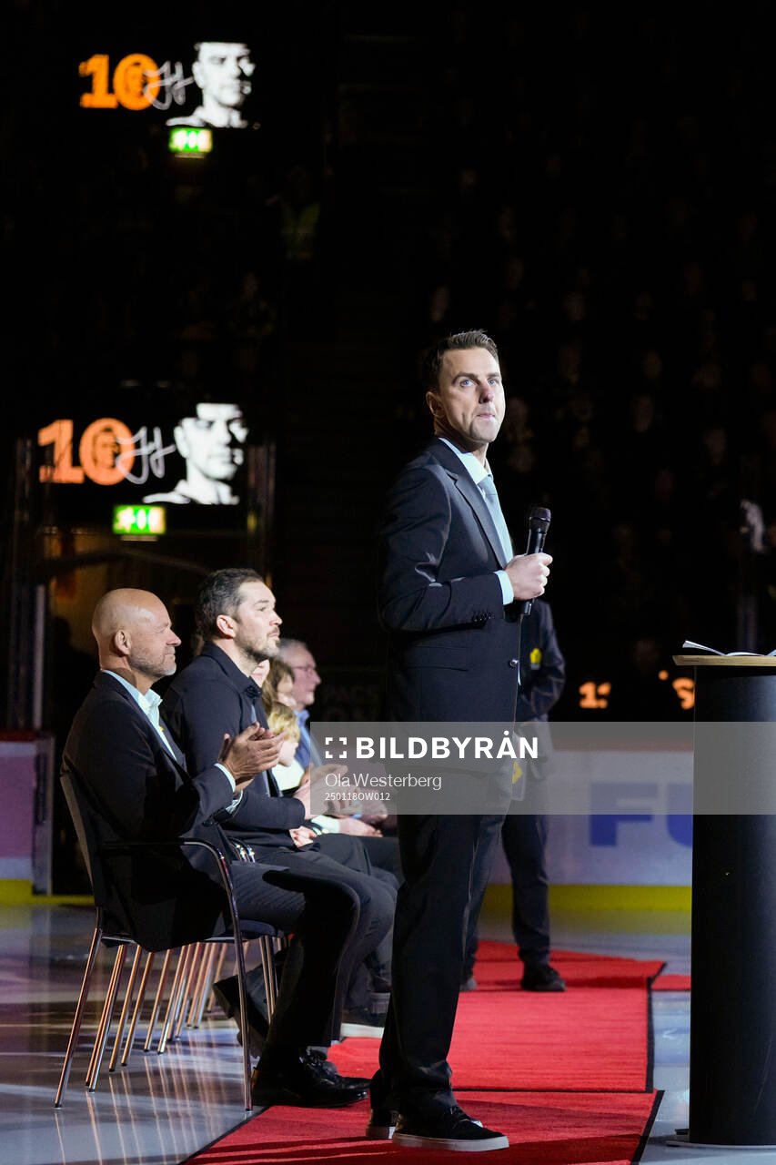 Joakim Lindström hyllas