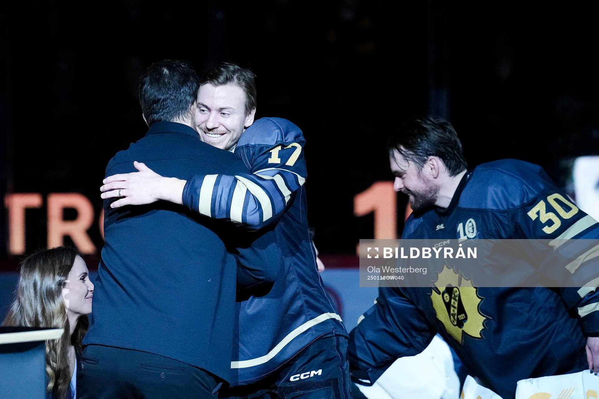 Skellefteås Pär Lindholm och målvakt Gustaf Lindvall