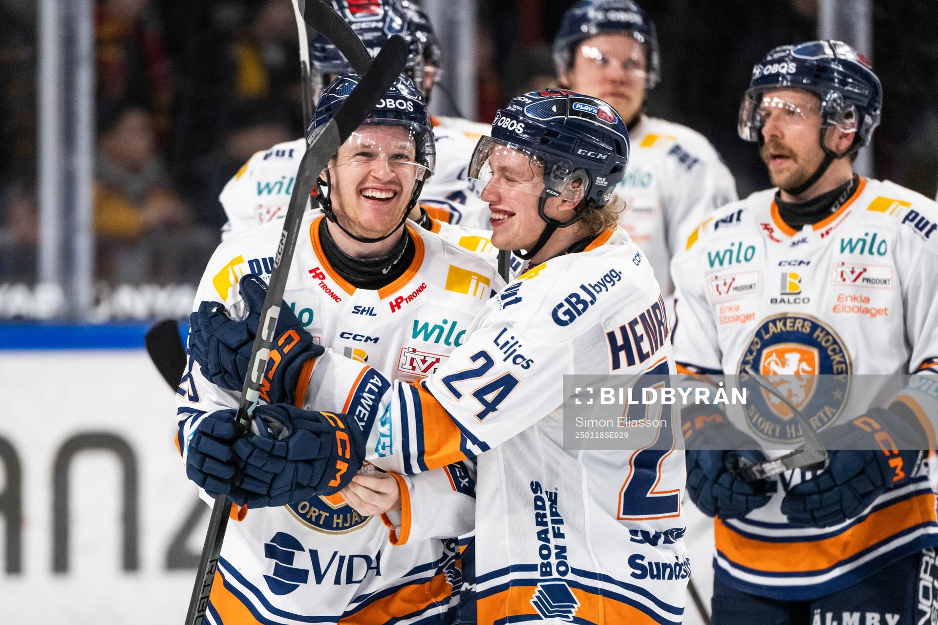 Växjös Hugo Gustafsson och Karl Henriksson jublar
