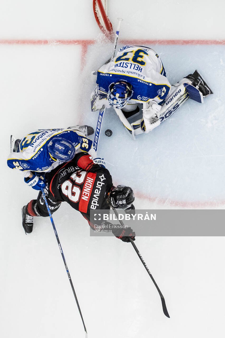Leksands Eddie Larsson och Malmö Redhawks Joona Ikonen och