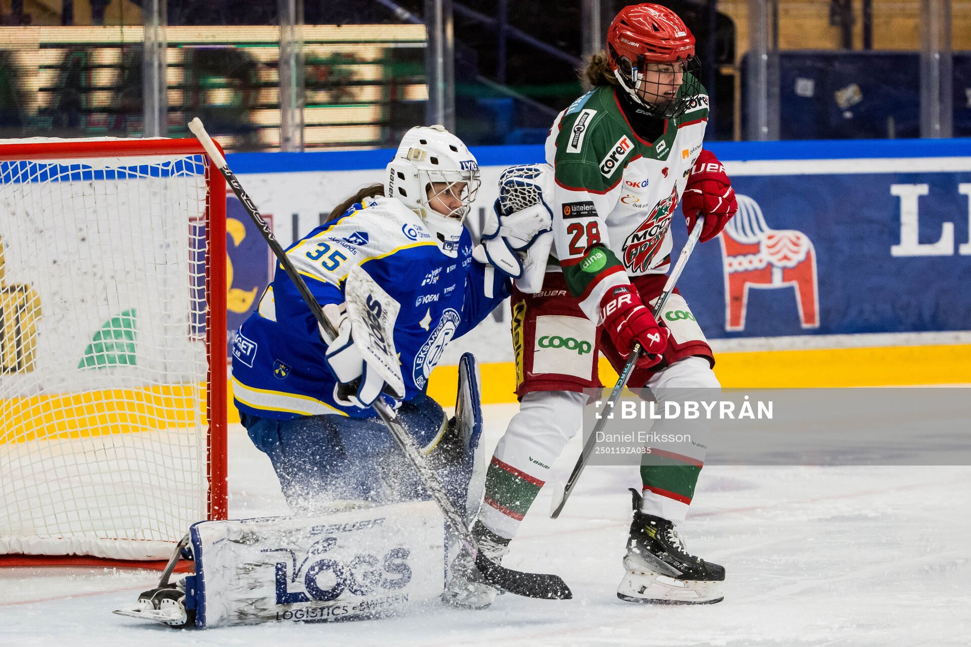 Leksands målvakt Emma Polusny och Modos Ella Albinsson