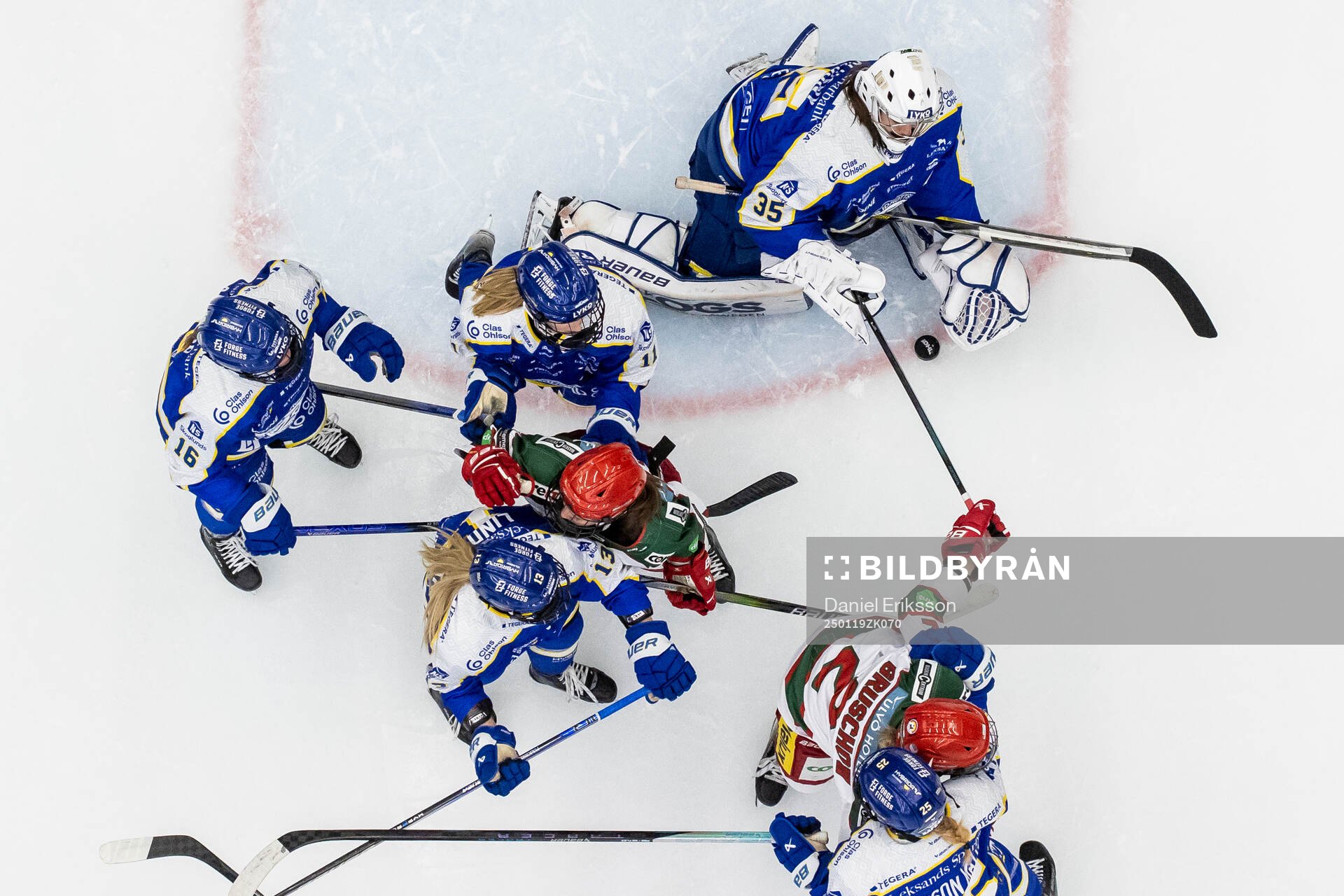 Leksands målvakt Emma Polusny och Leksands Matilda Af Bjur