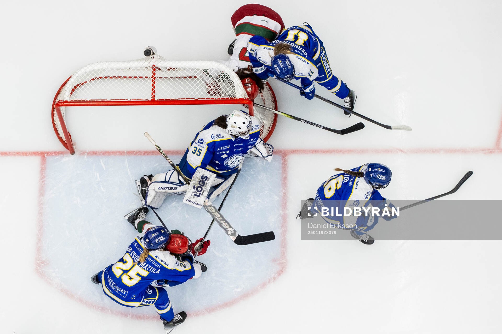Leksands Nathalie Carlsson Mattila och Leksands målvakt