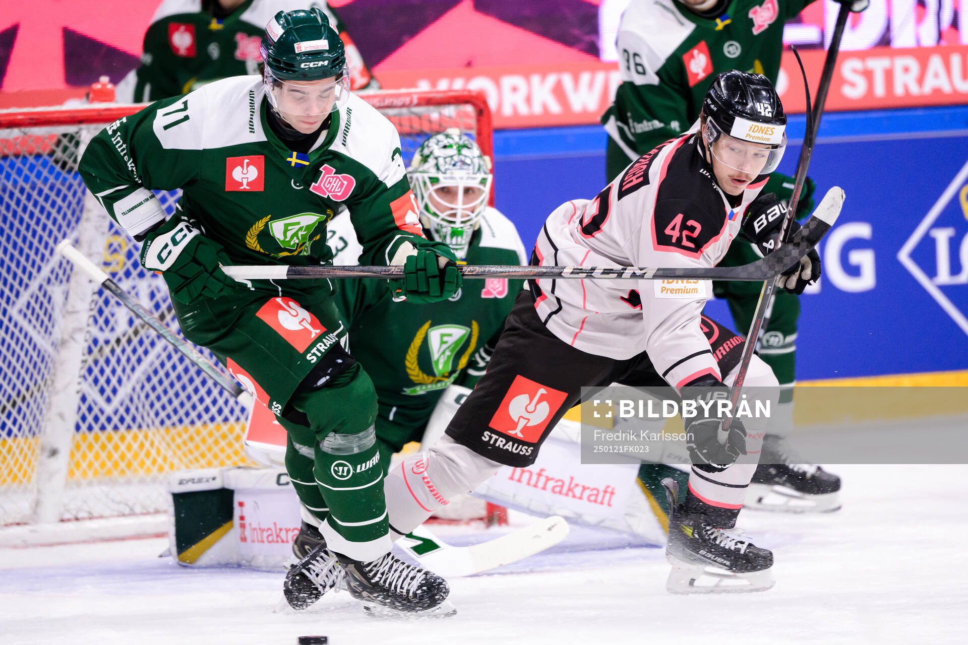 Viktor Lodin of Färjestad  and David Vitouch of Sparta
