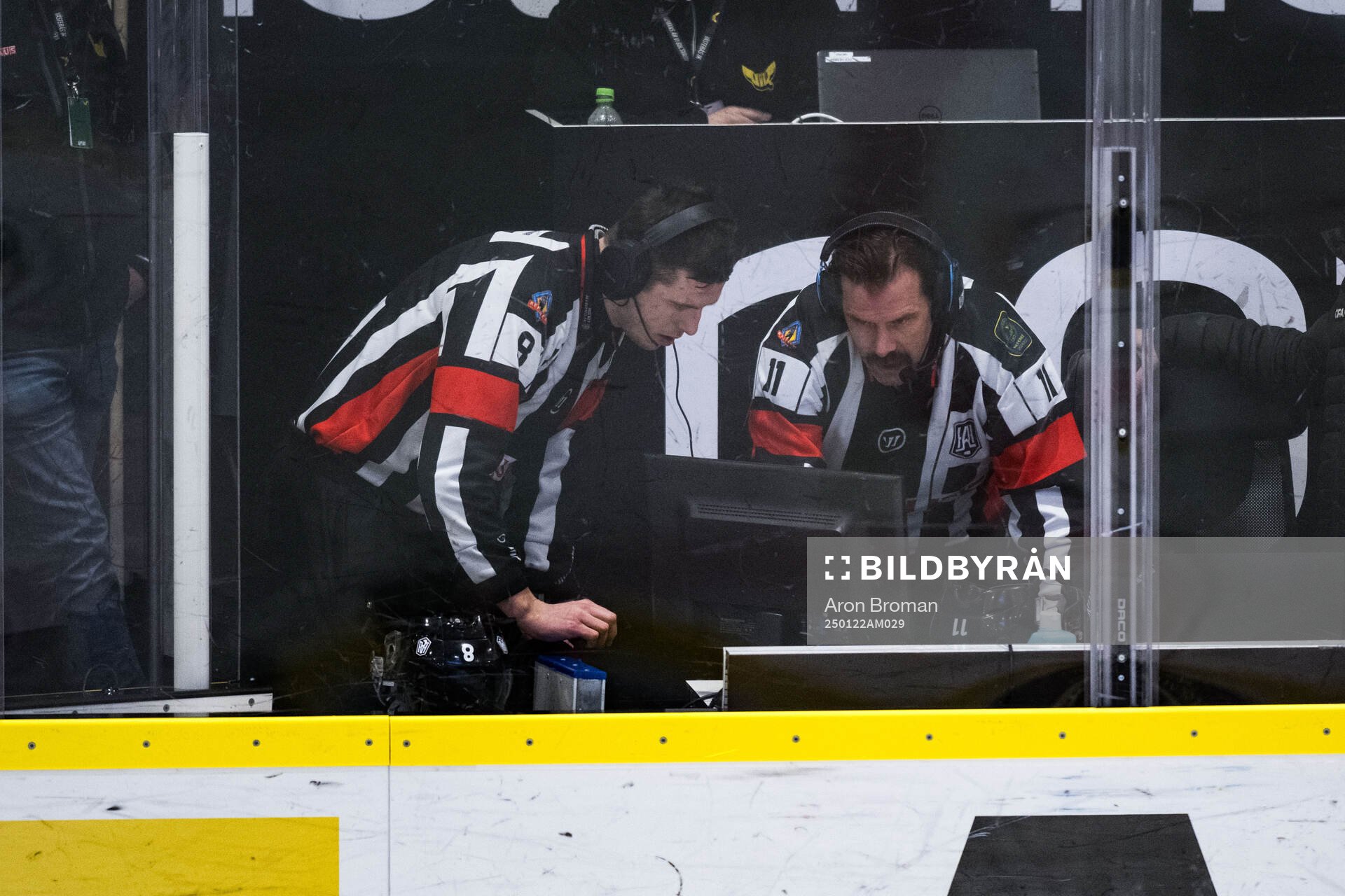 Domare Oscar Niklasson och domare Daniel Wessner