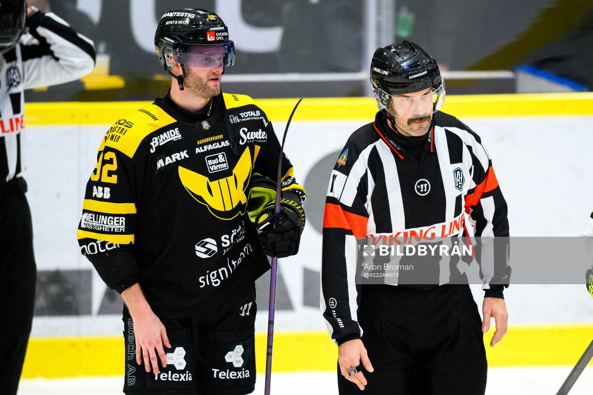 Västerås Kim Rosdahl i diskussion med Domare Daniel