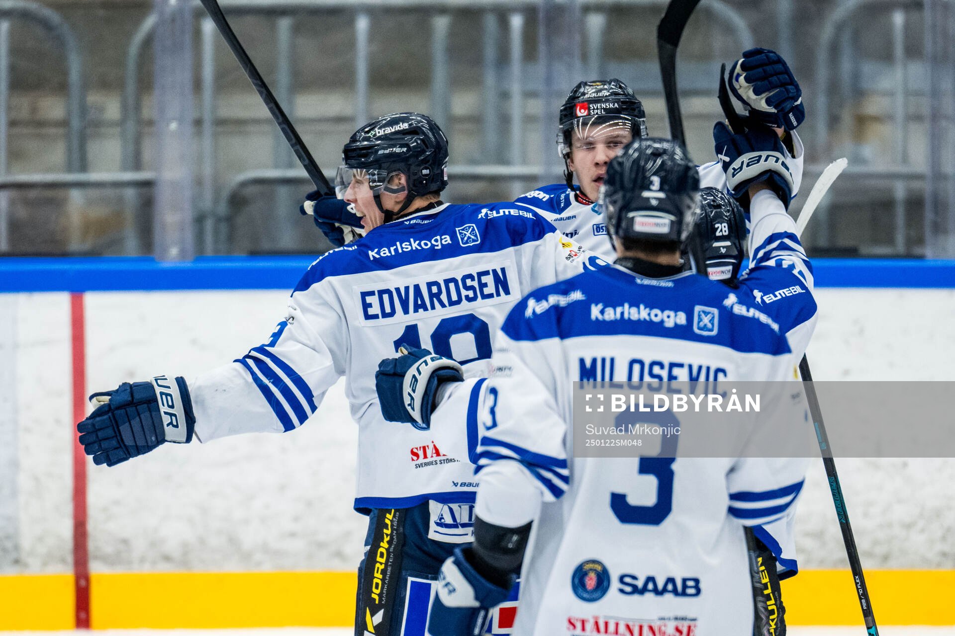 Karlskogas Andre Edvardsen Simen jublar