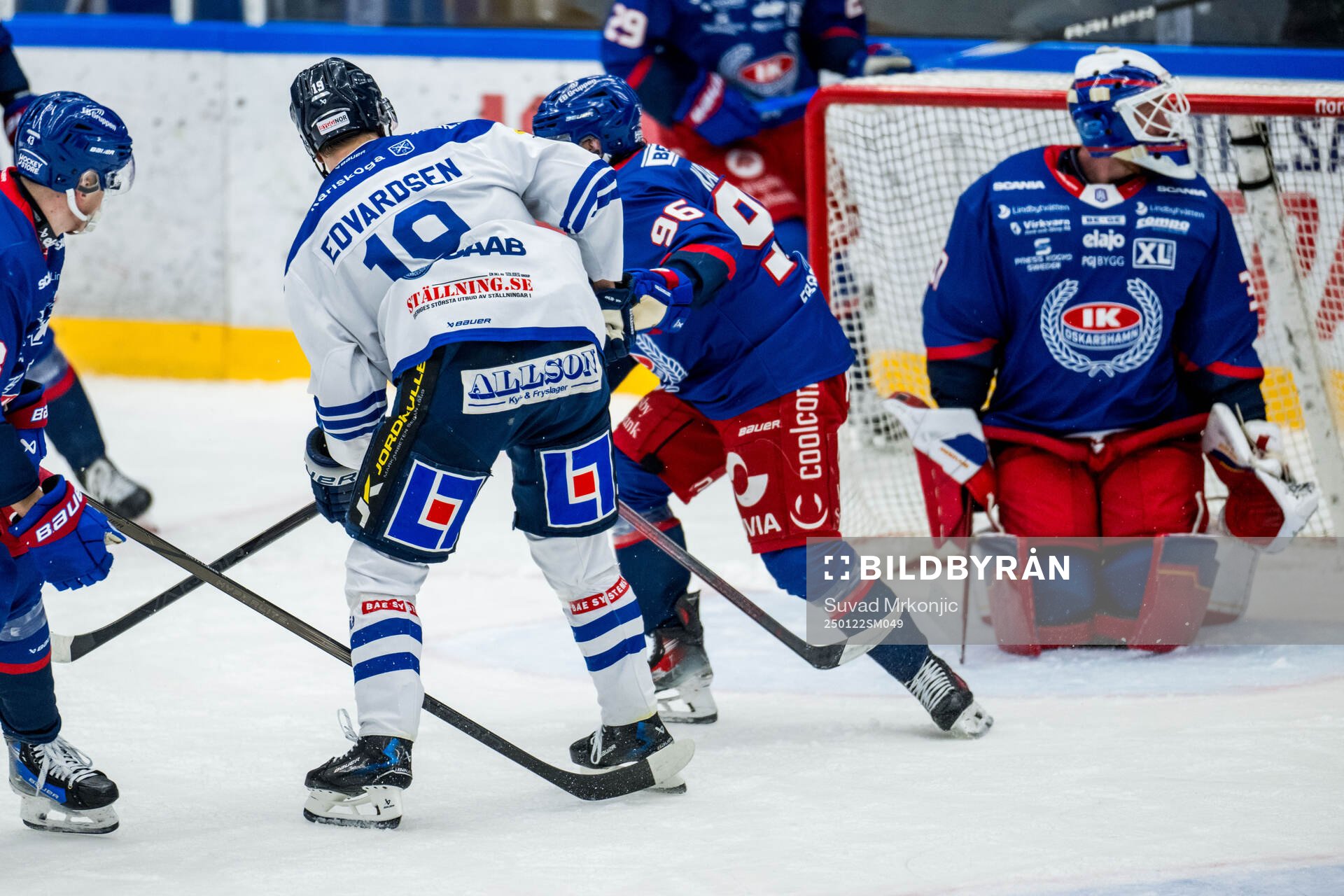 Karlskogas Andre Edvardsen Simen gör här 0-1