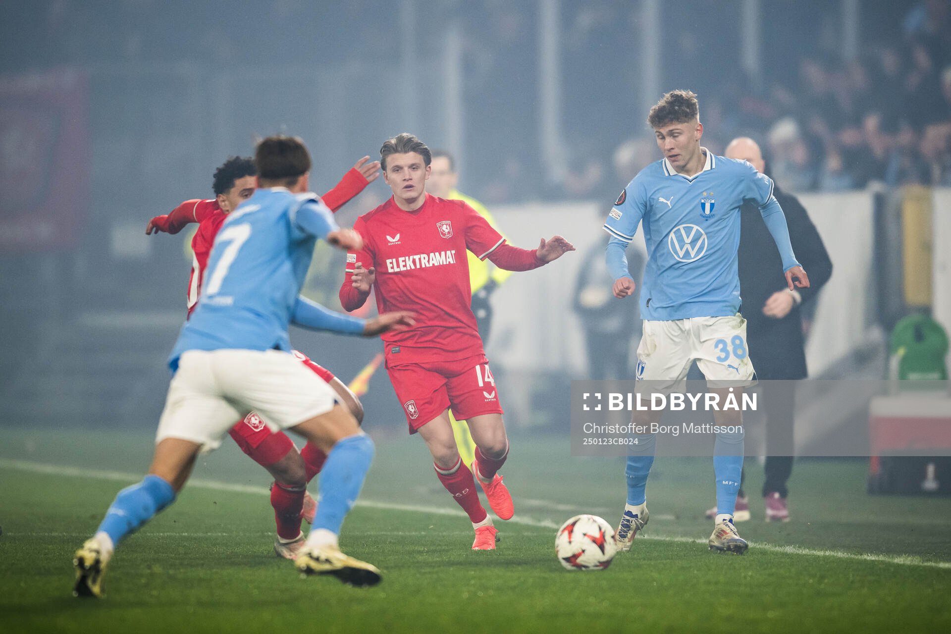 Sem Steijn of Twente and Hugo Bolin of Malmö FF