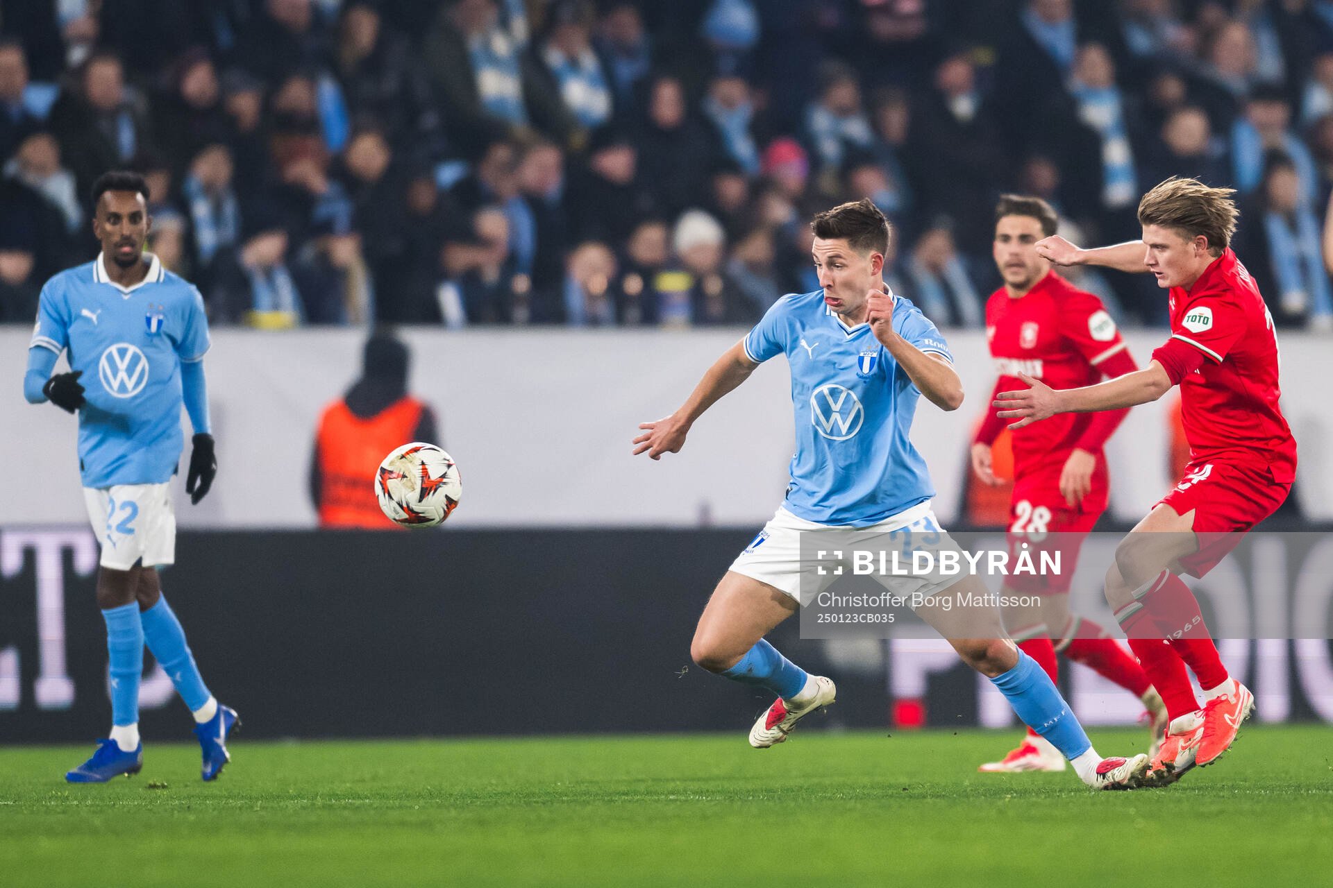 Lasse Berg Johnsen of Malmö FF and Sem Steijn of Twente