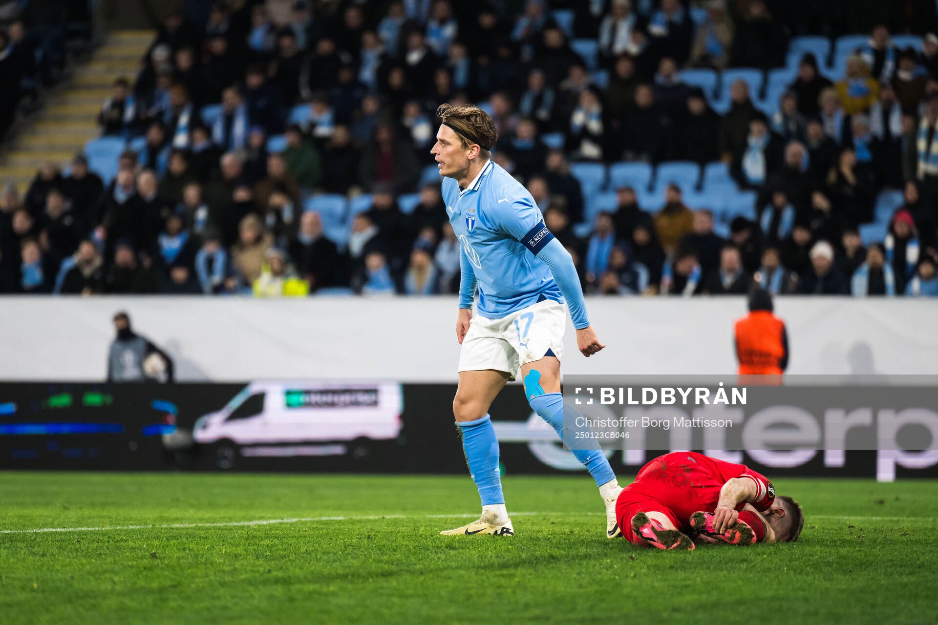 Jens Stryger Larsen of Malmö FF and Michal Sadilek of