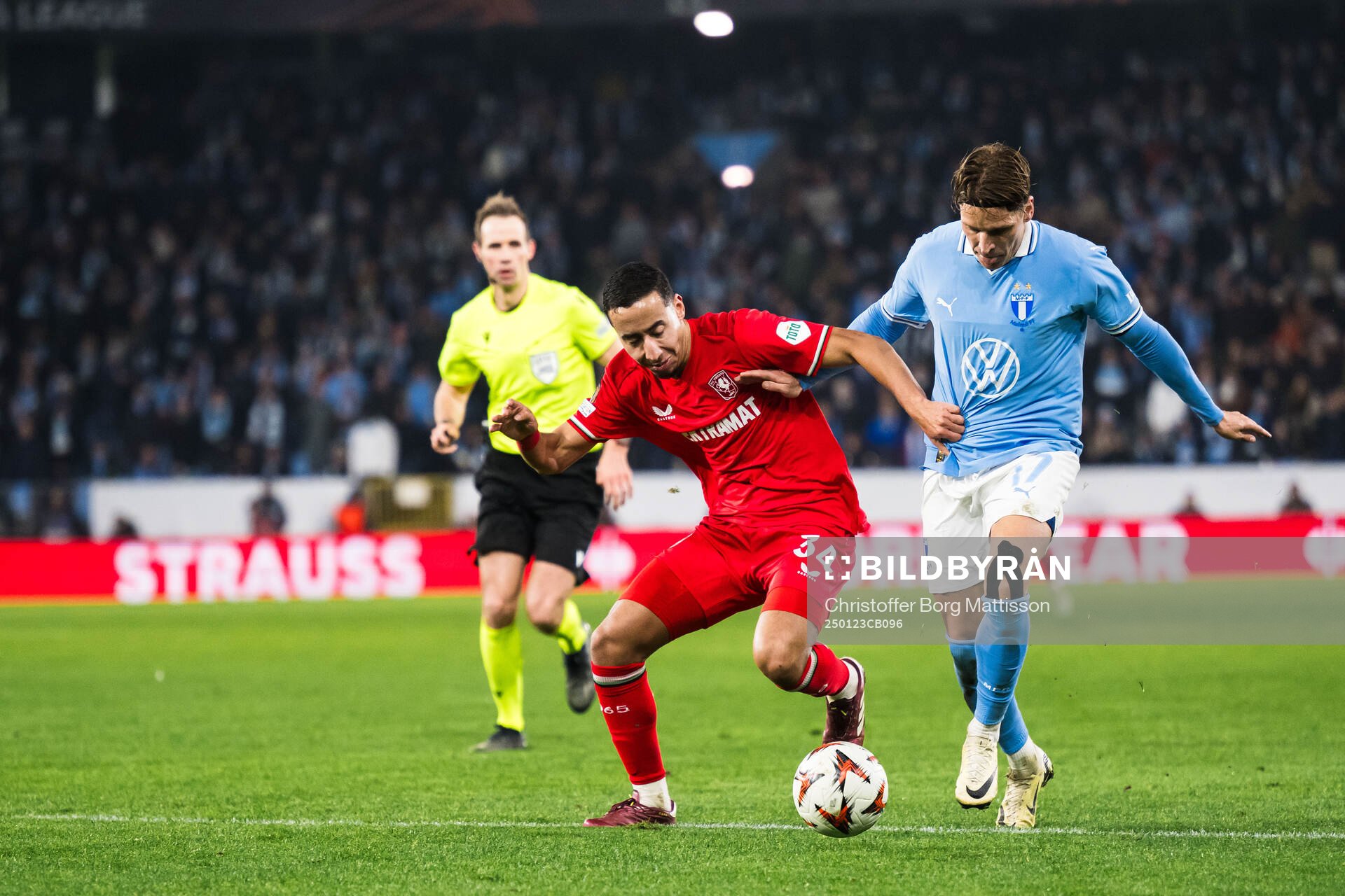 Anass Salah-Eddine of Twente and Jens Stryger Larsen of