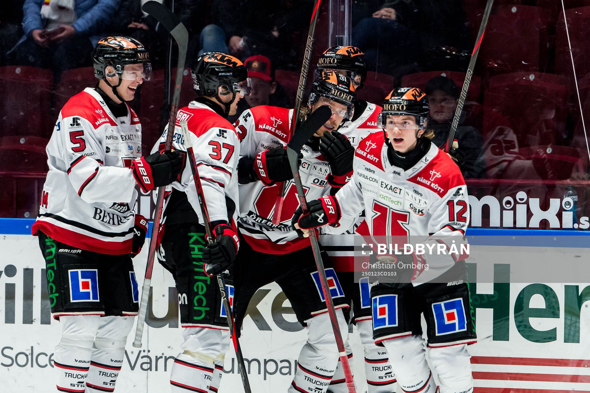 Örebros Noah Steen jublar