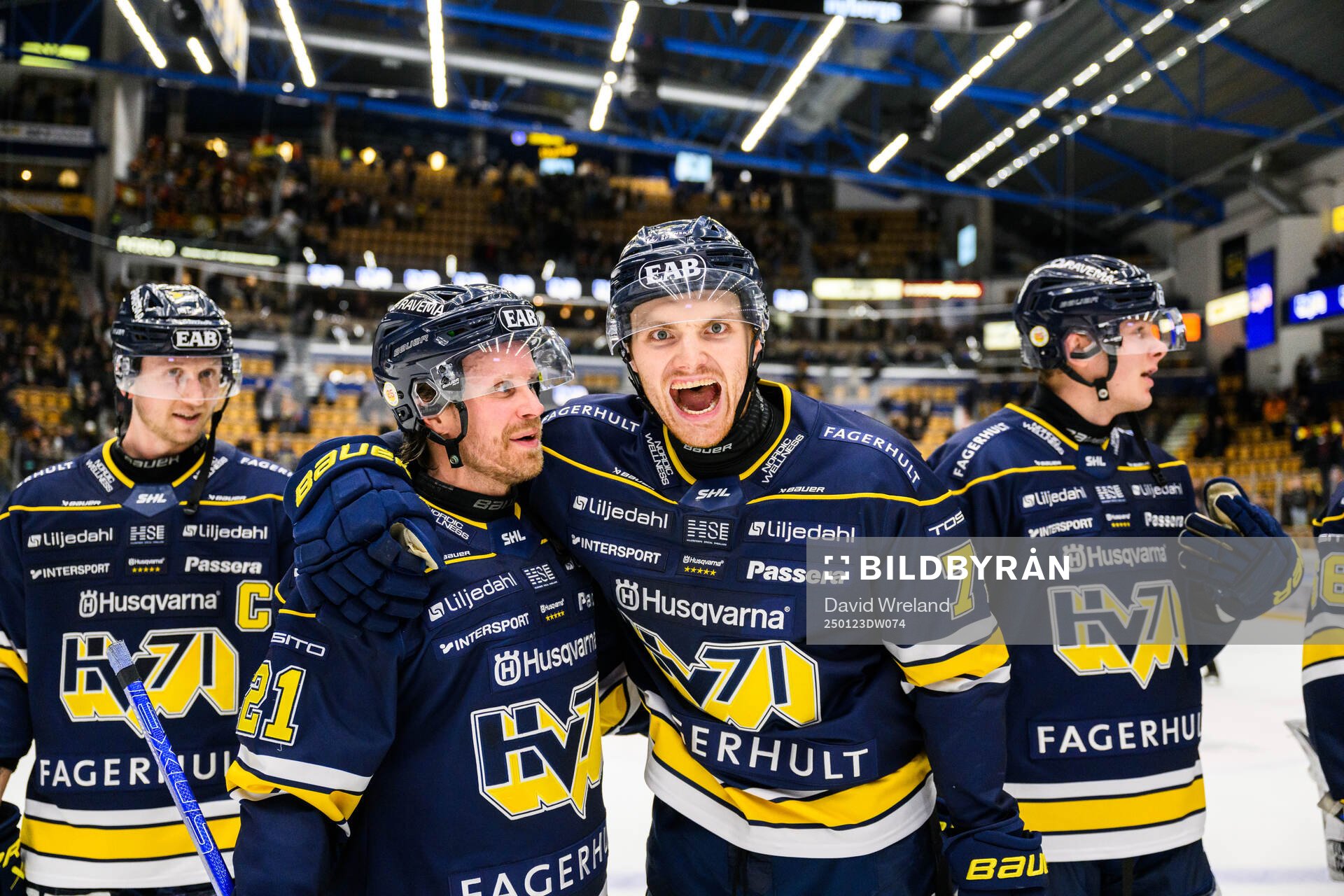 HV71s Mattias Tedenby och HV71s William Ignberg Nilsson
