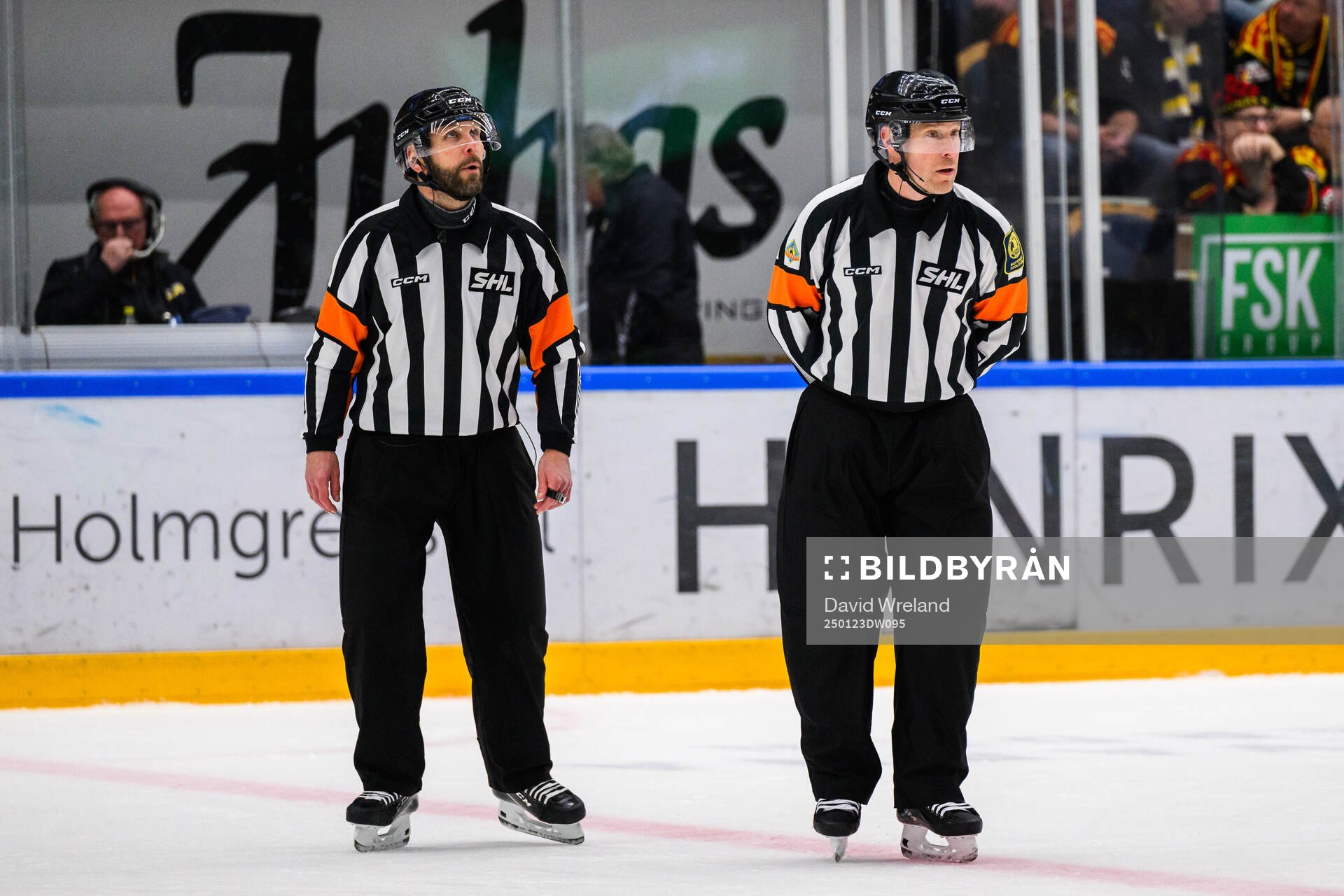 Domare Tobias Björk  och Domare Marcus Linde