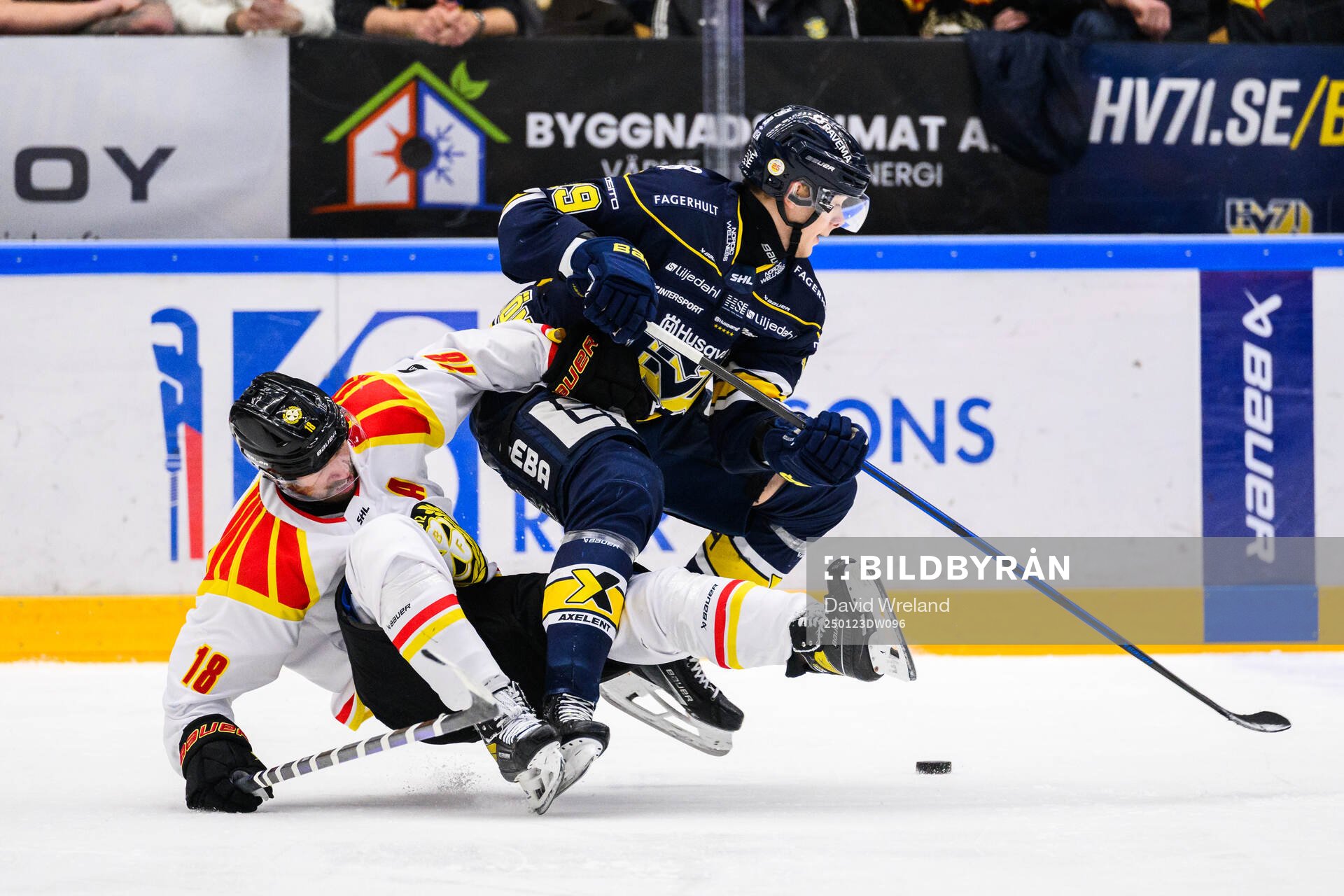 Brynäs Anton Rödin och HV71s Henrik Borgström