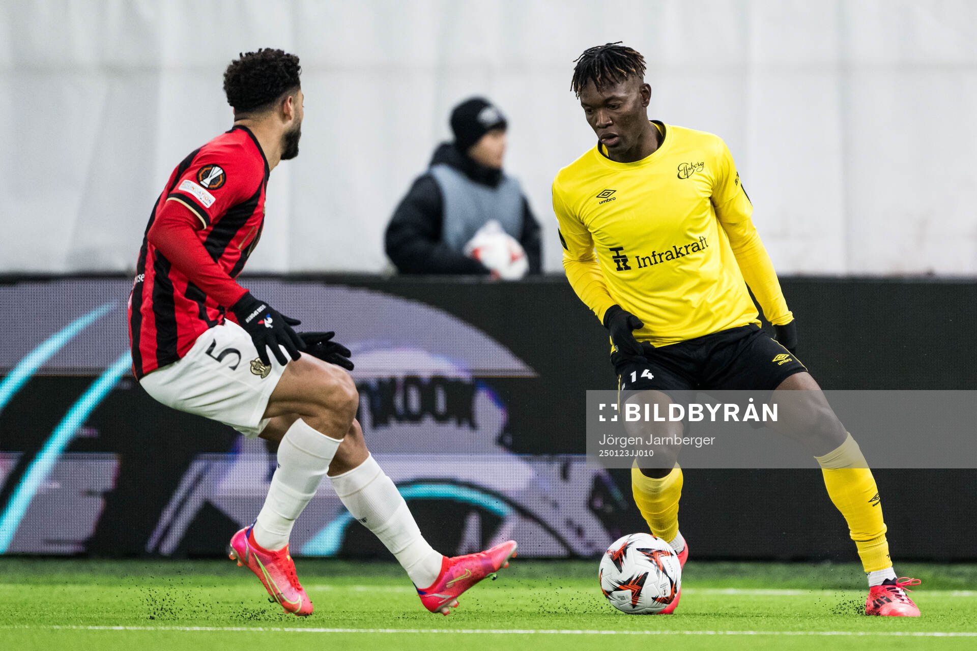 Mohamed Abdelmonem of Nice and Jalal Abdullai of Elfsborg