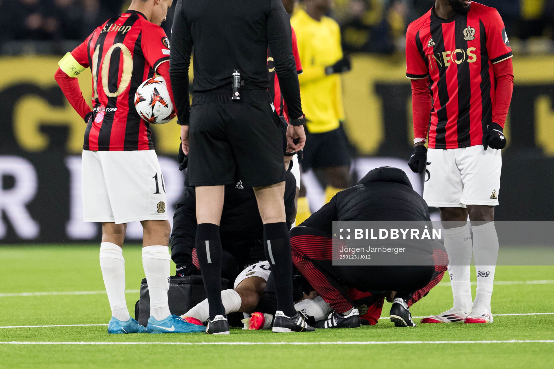 Badredine Bouanani of Nice in pain