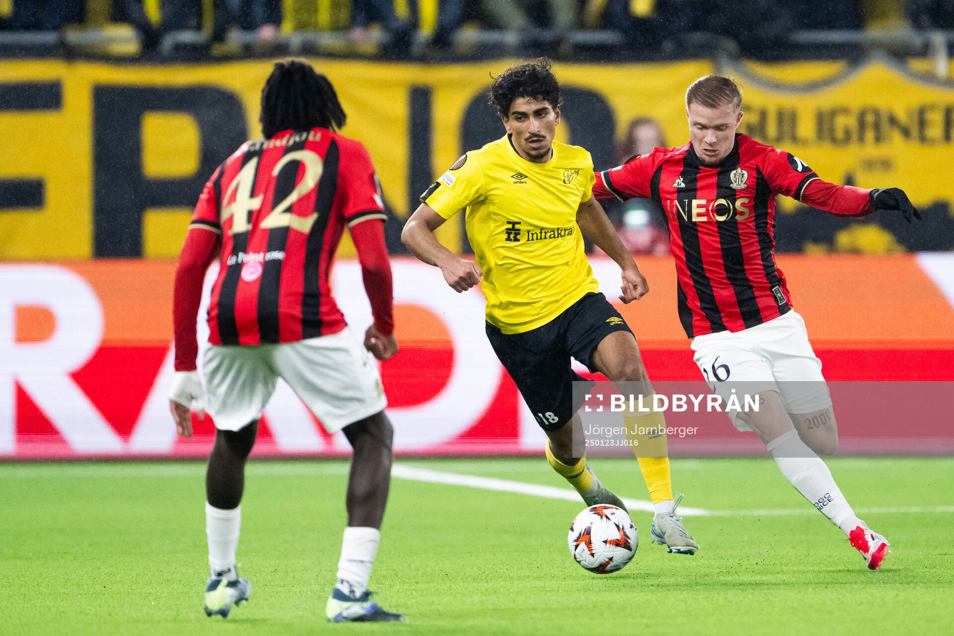 Ahmed Qasem of Elfsborg and Melvin Bard of Nice