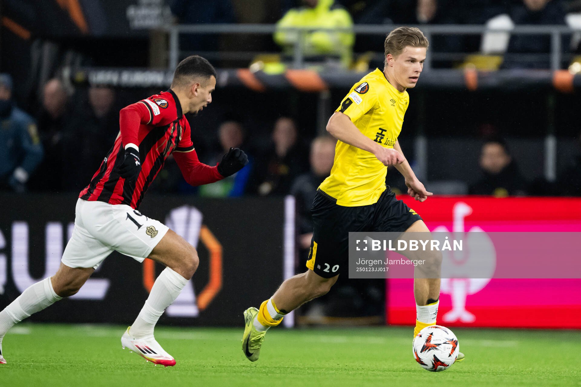 Badredine Bouanani of Nice and Gottfrid Rapp of Elfsborg