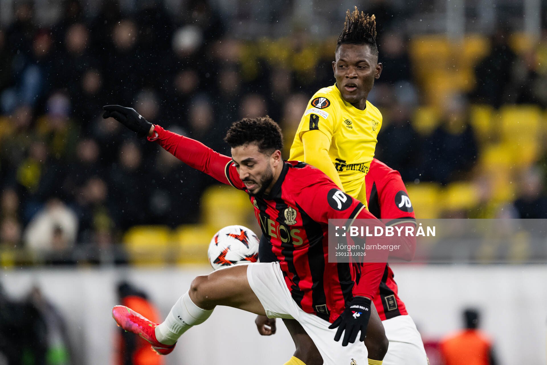 Mohamed Abdelmonem of Nice and Jalal Abdullai of Elfsborg