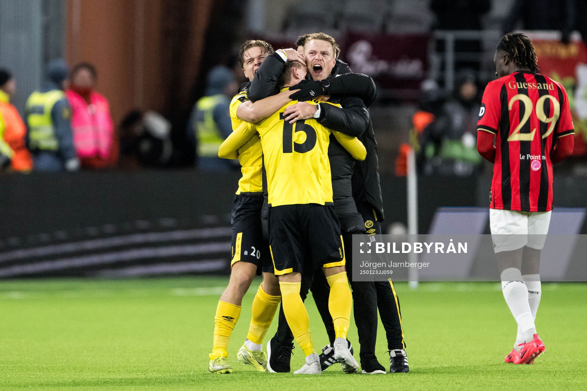 Head coach Oscar Hiljemark of Elfsborg celebrates with Gottfrid Rapp and Simon Hedlund after the Europa League football match between Elfsborg and Nice on January 23, 2025 in Borås.