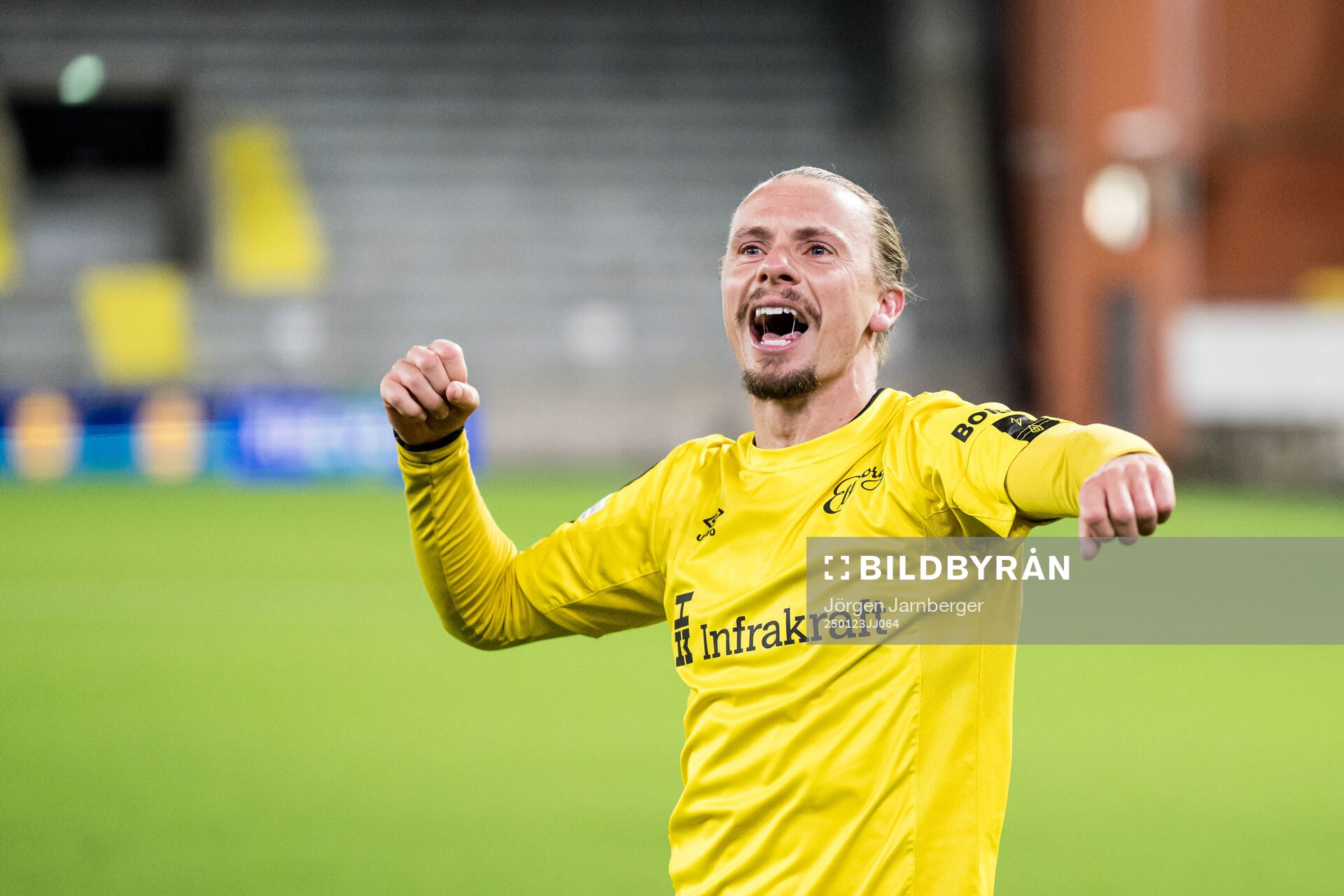 Niklas Hult of Elfsborg celebrates