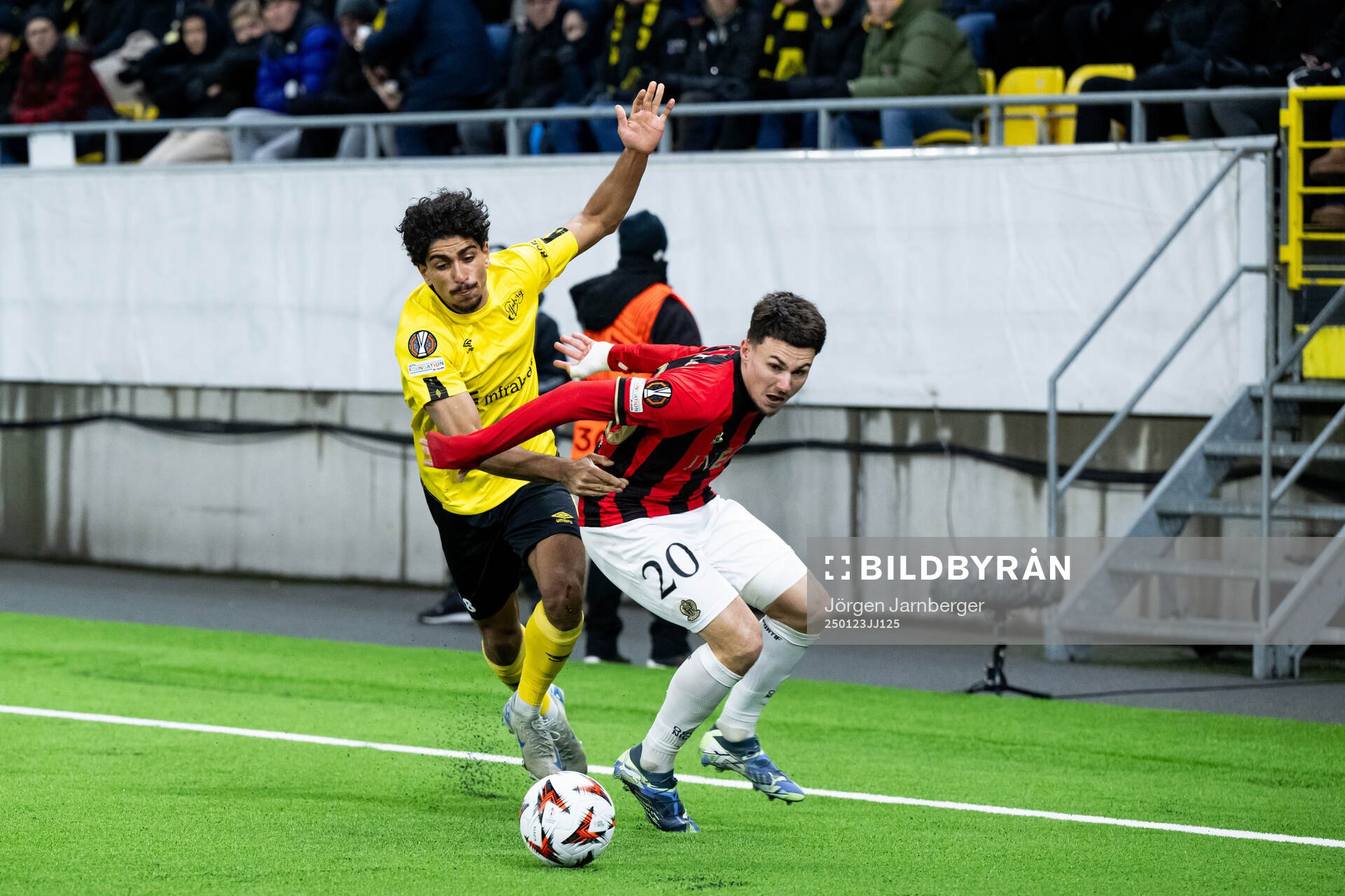 Ahmed Qasem of Elfsborg and Tom Louchet of Nice
