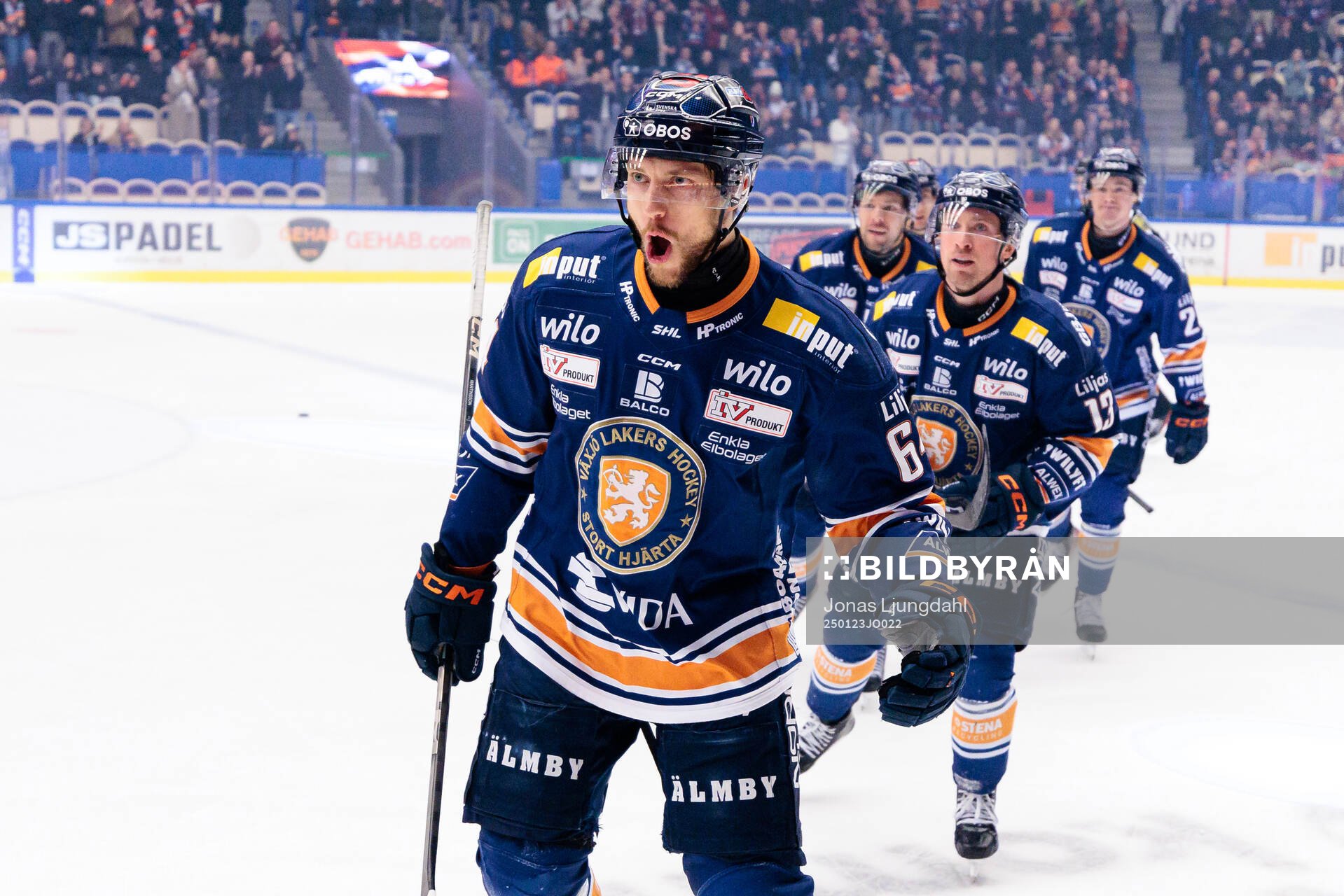 Växjös Eric Martinsson jublar eter sitt 2-0 mål