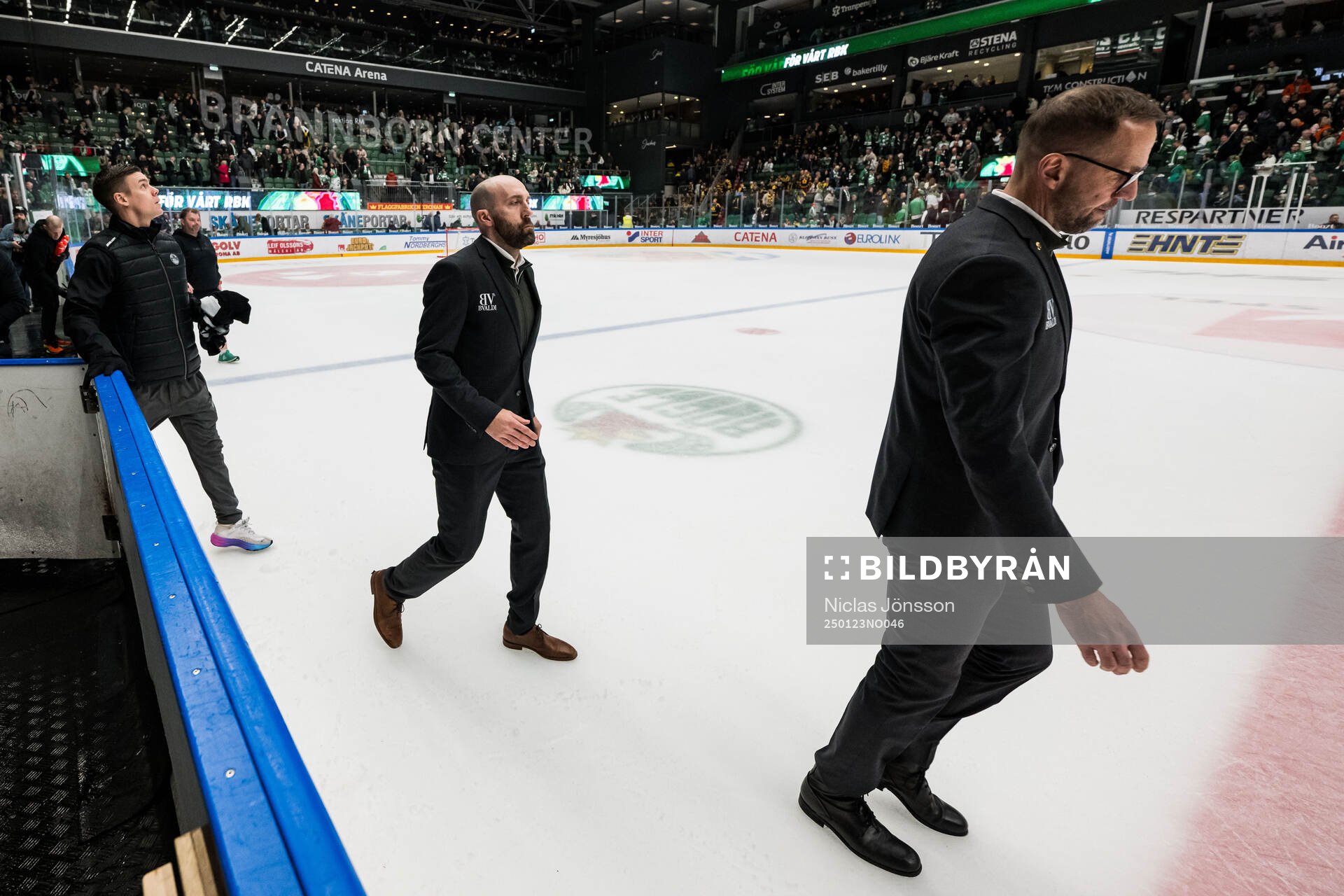 Rögles assisterande tränare Taylor Matson och tränare