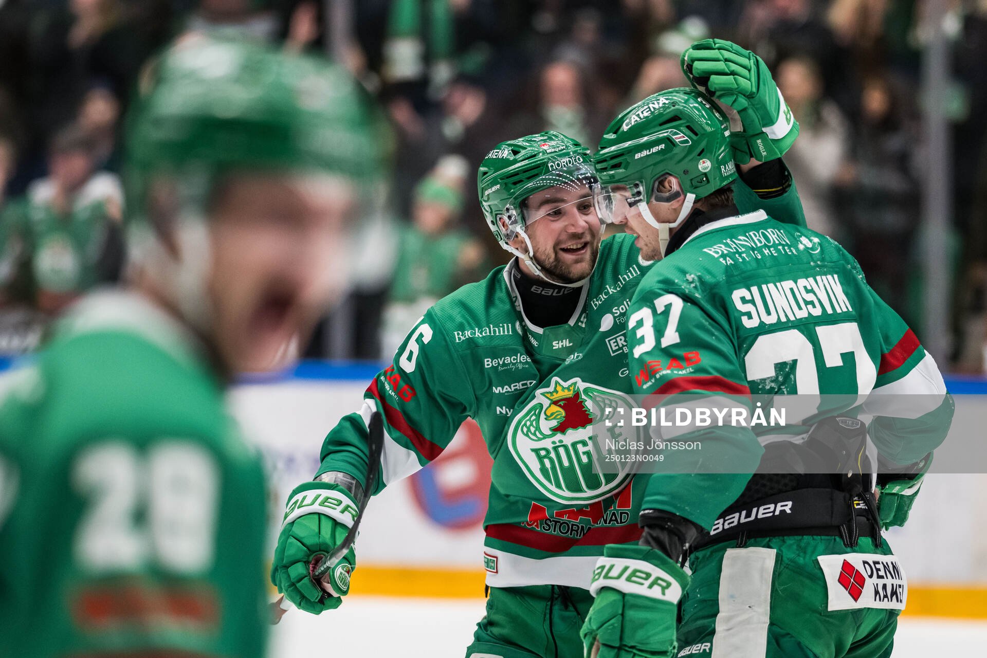 Rögles Lukas Ekeståhl-Jonsson jublar