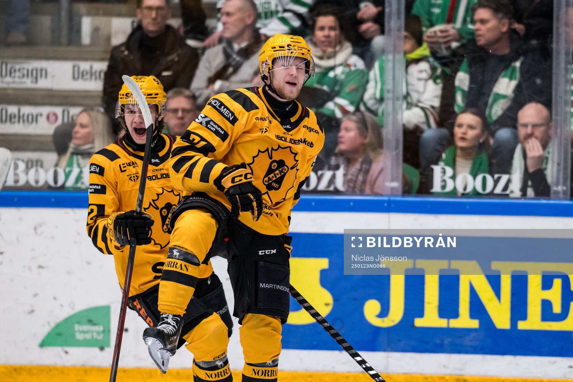 Skellefteås Jonathan Davidsson jublar